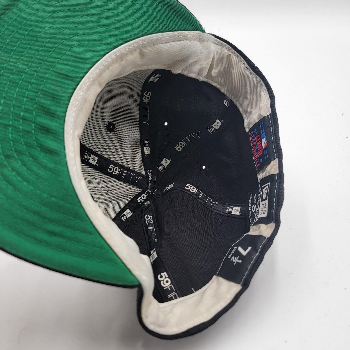 Atlanta Braves Hat Cap Fitted Mens 7 1/2 Black Gold MLB Baseball New Era7