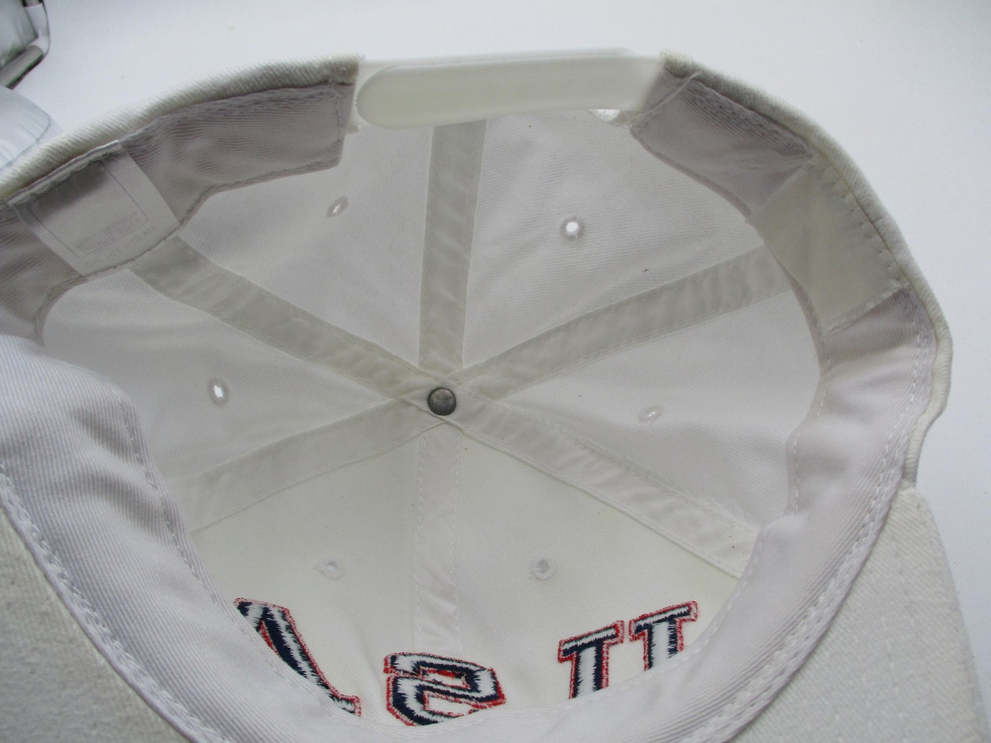 Vintage USA Hat Cap Snap Back Mens One Size White Embroidered American Needle8