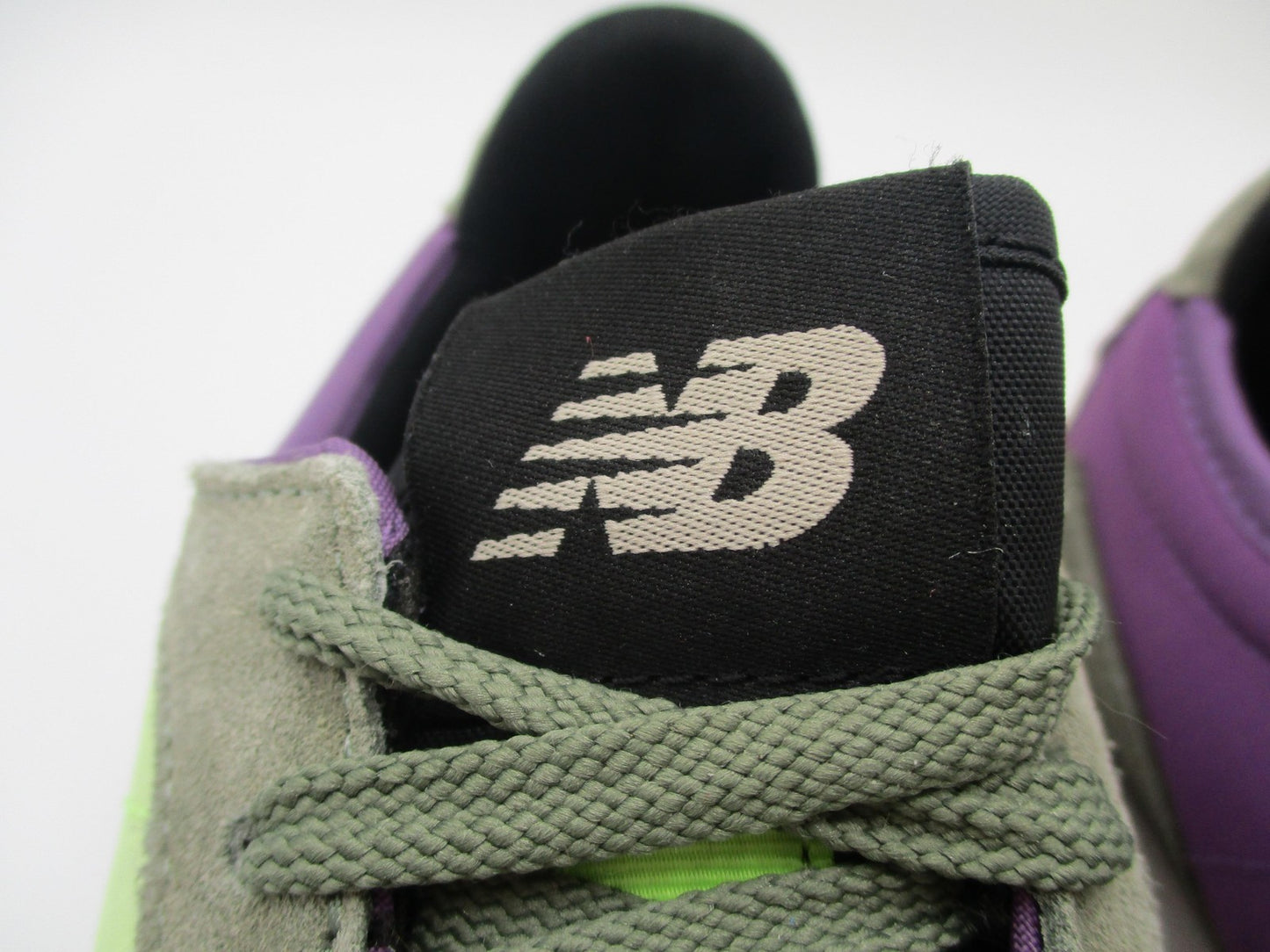 New Balance 327 'Sour Grape Bleached Lime Glow' Mens Sz 8.5 Sneakers MS327TC 1R410