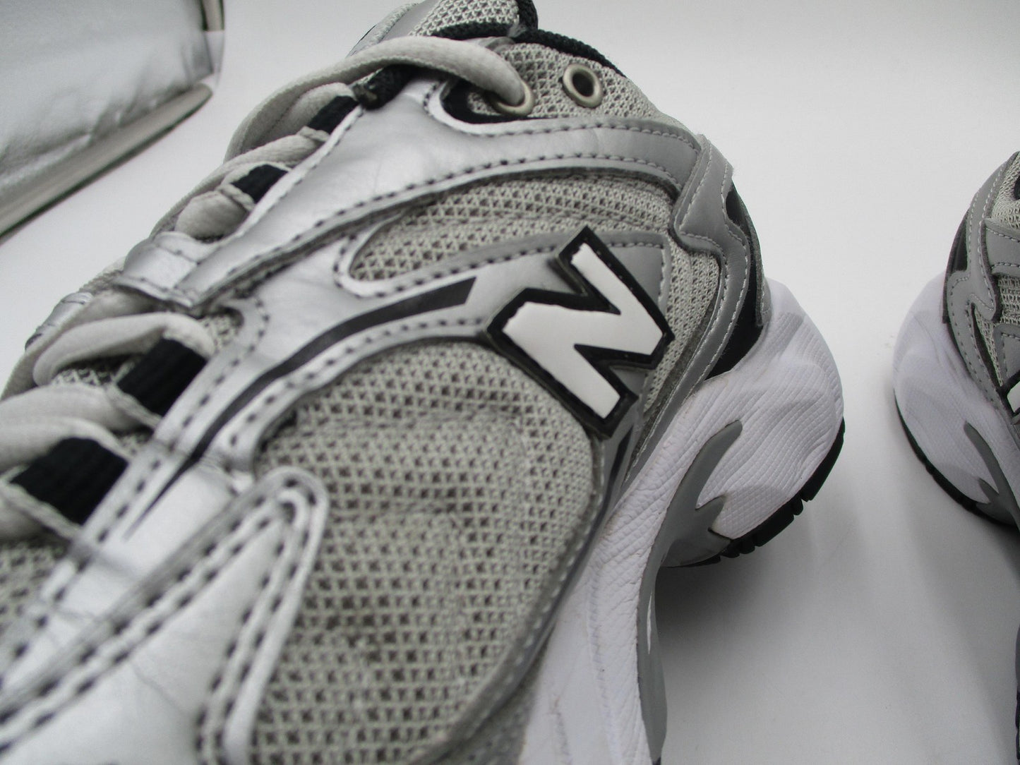 New Balance 725v1 'Metallic Silver Raincloud' Mens Sz 8.5 ML725UB (1R6)8