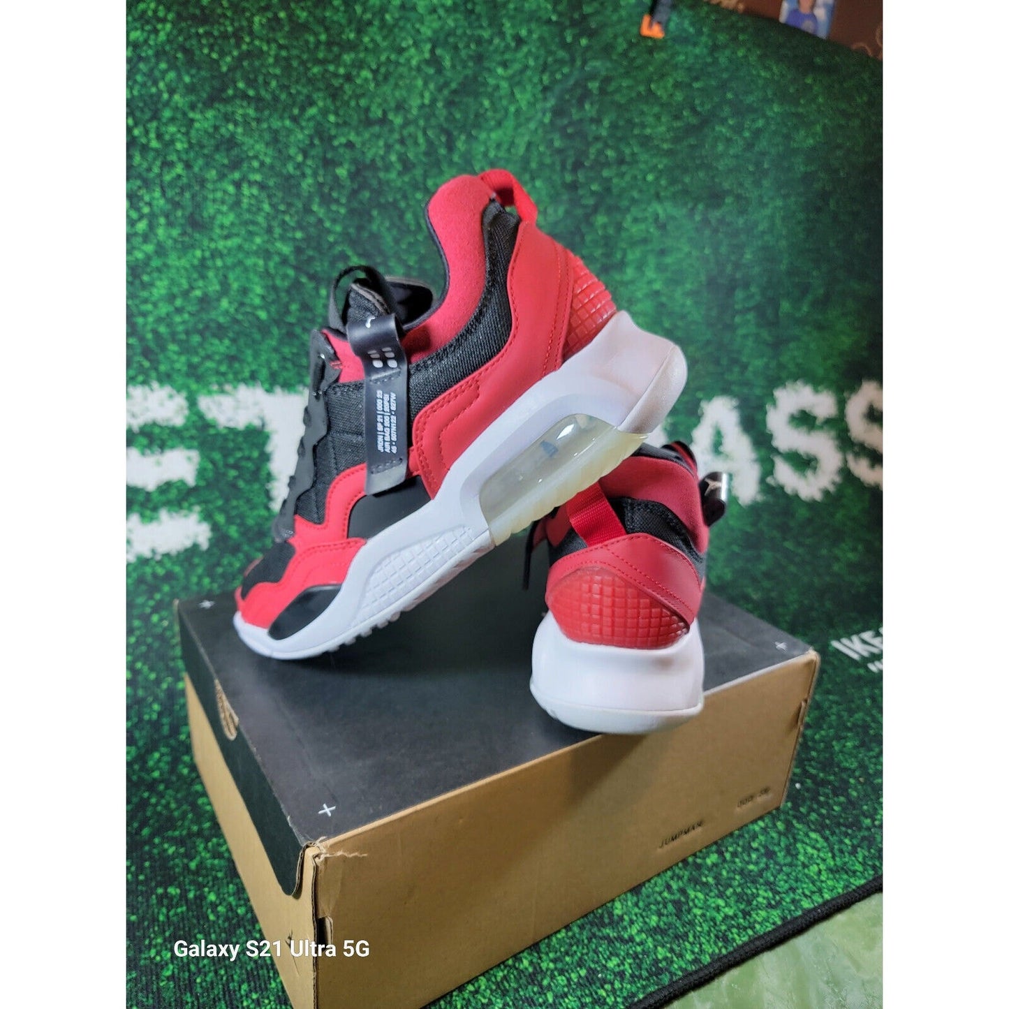 Jordan MA2 Bred W  CW5992600 Size 10.5  with original box excellent condition2