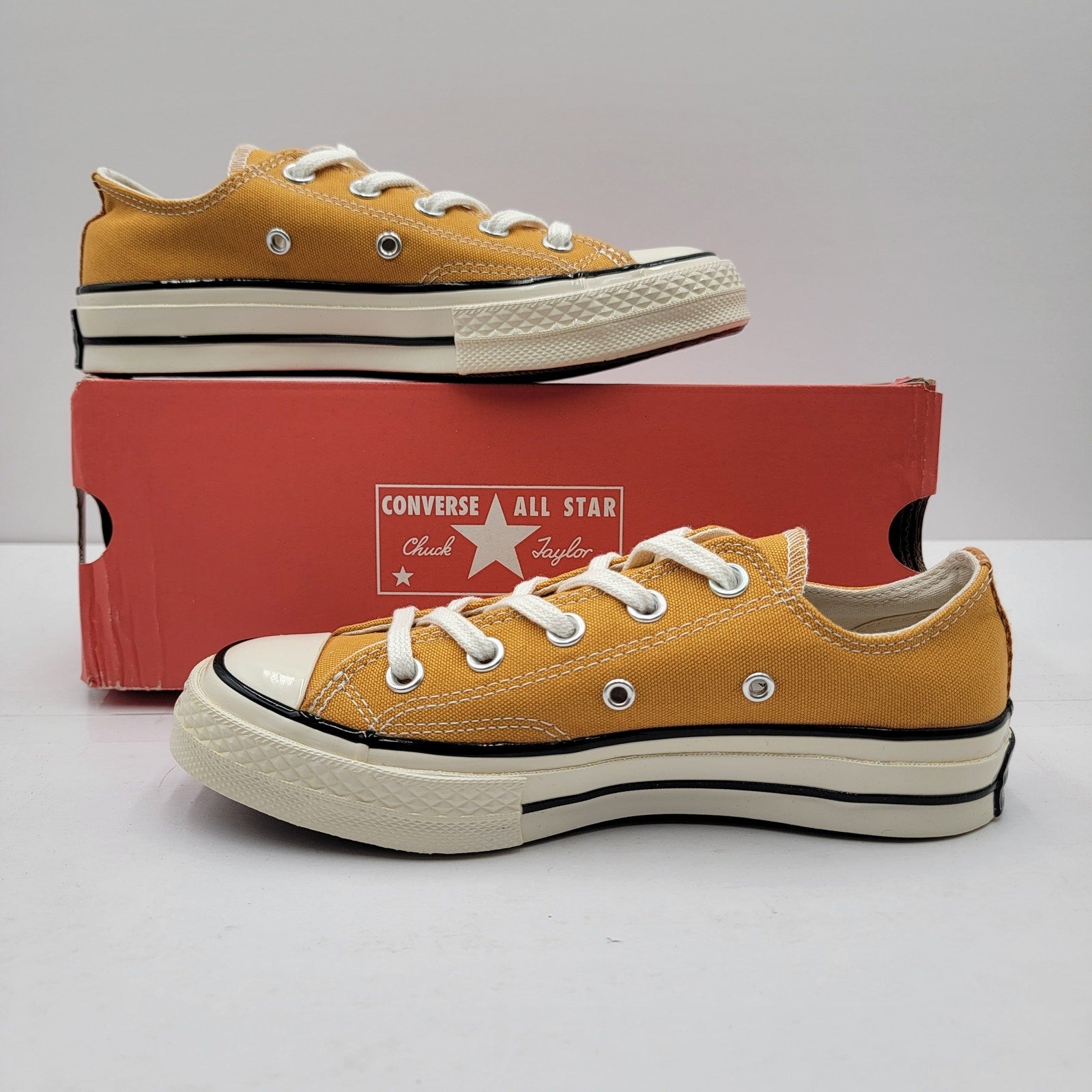 Converse Chuck 70 Low Yellow Sneakers  Size 3.5Y (5.5W)1