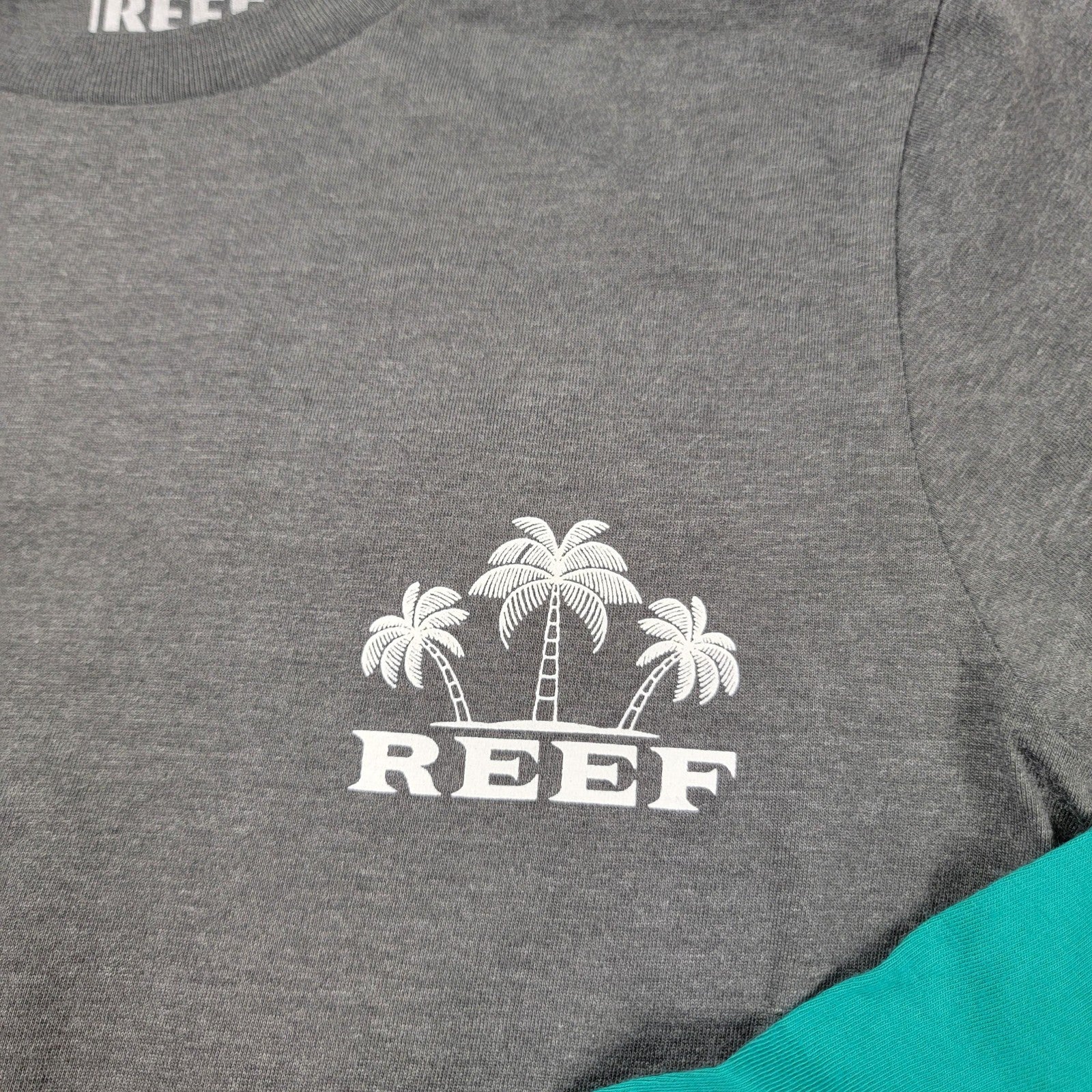 2 Pack Surf Tee RVCA & Reef Brand Sz S Men/Boys Lg (1067) pit to pit equal size4