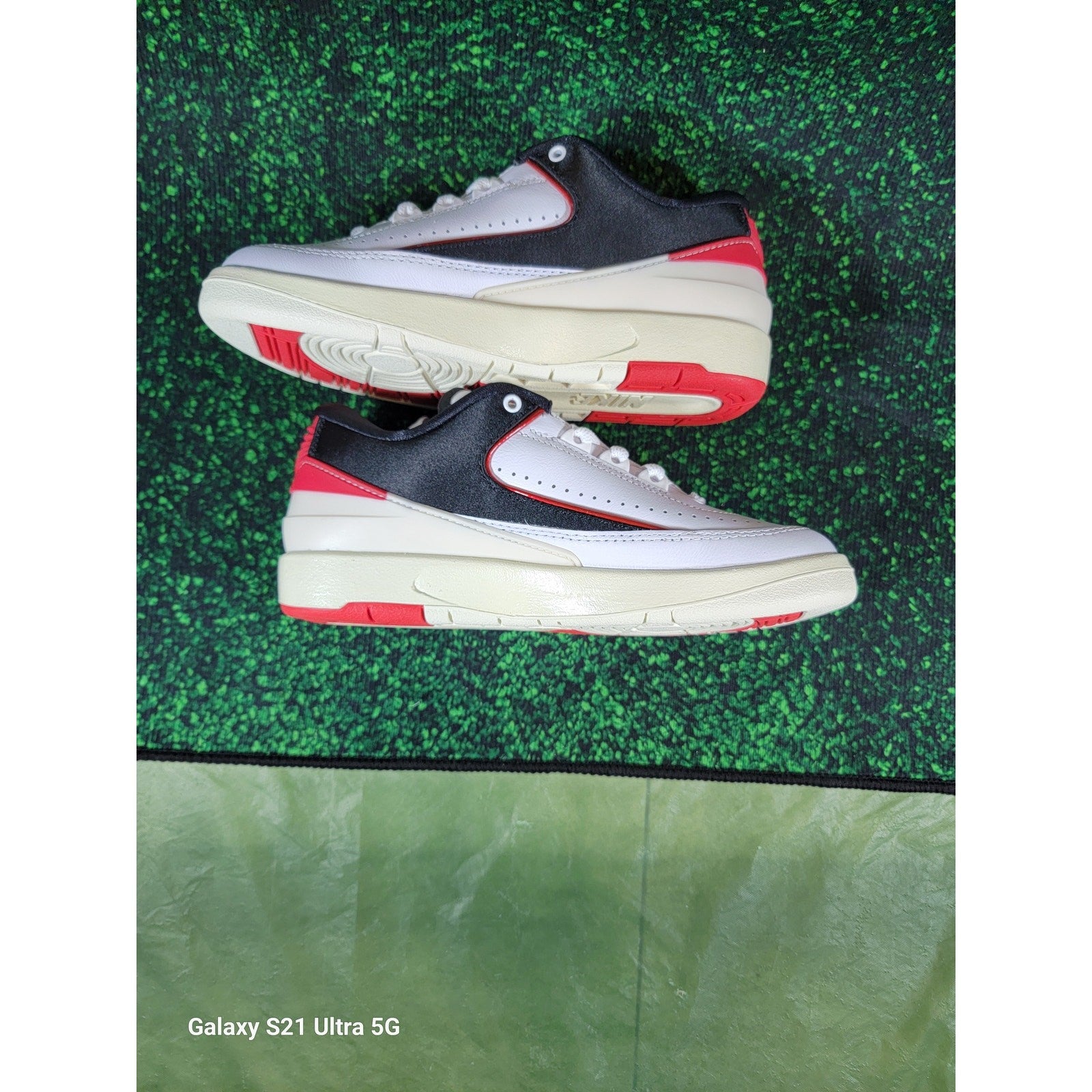 Wmns Air Jordan 2 Retro Low 'Chicago Twist' FD48491065