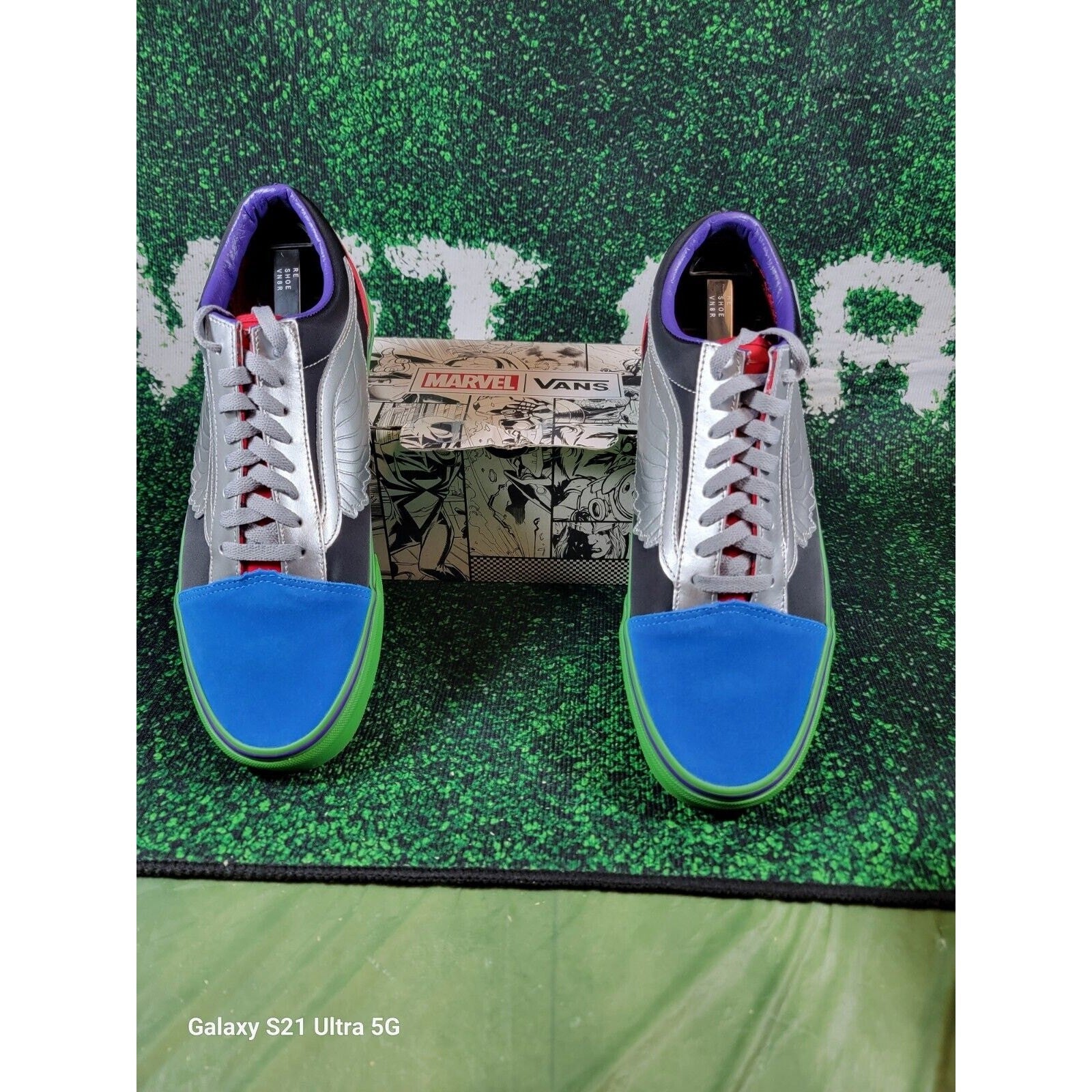 Size 11  VANS Marvel x Old Skool Avengers excellent condition with original box2