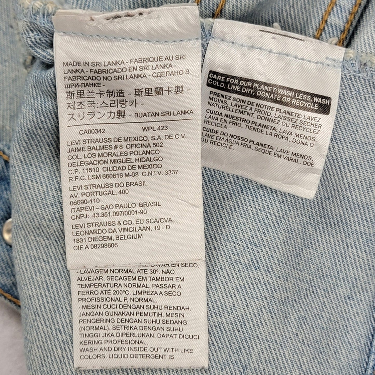 Levi Strauss Jacket Womens Lg Denim Trucker Distressed Button Up 299450009 11536