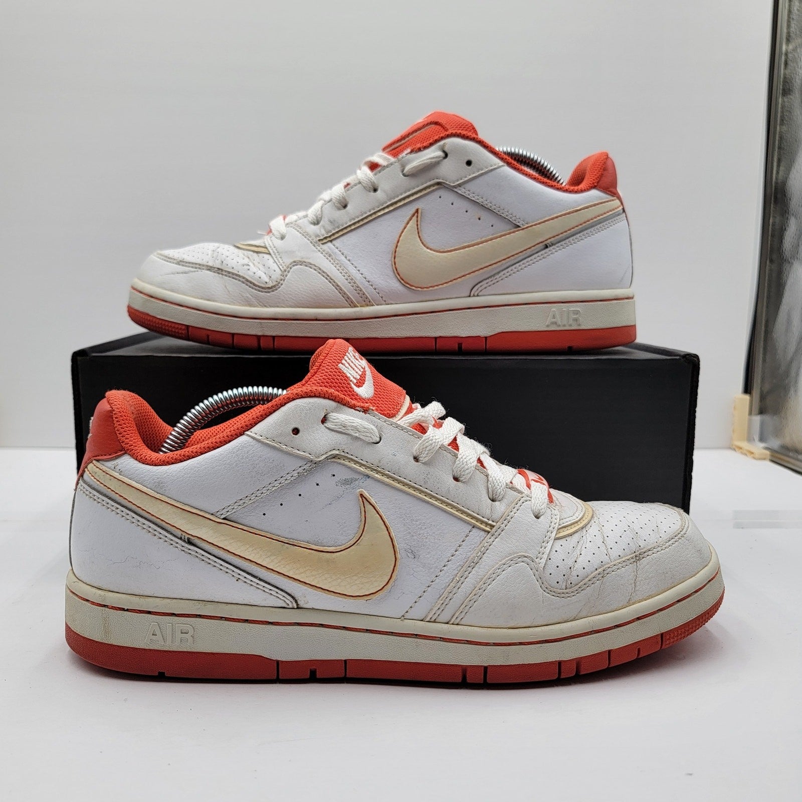 Nike Aire Prestige III Mens Sneakers White/Orange Sz 11 (256) 3861141180