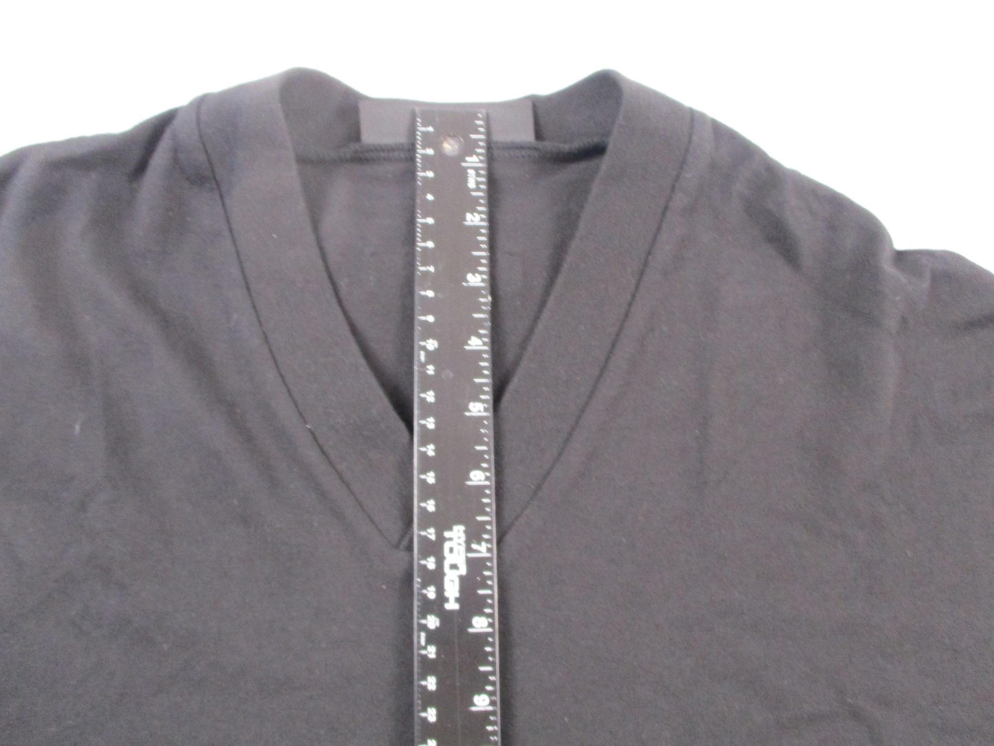 Fear Of God Essentials Shirt Mens Medium Black VNeck Logo Streetwear Tee 13467