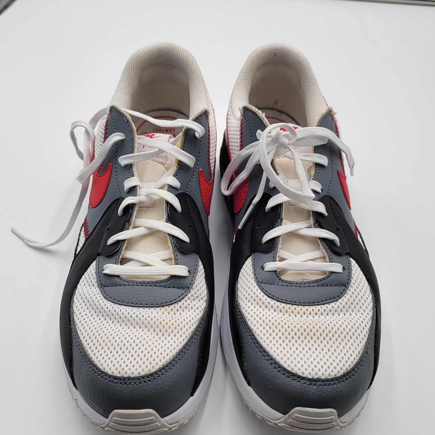Nike Air Max Excee White Black Red CZ9204100 Men’s Size 11 Preowned