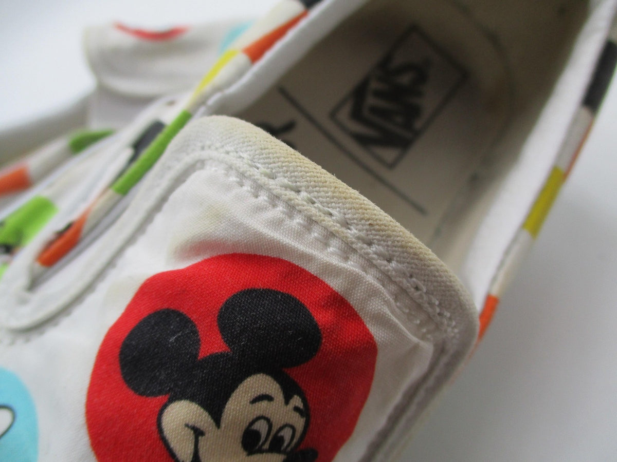 Vans Disney Classic Slip-On Shoes Mens Size 11 Multicolor Mickey Cartoon 7213569
