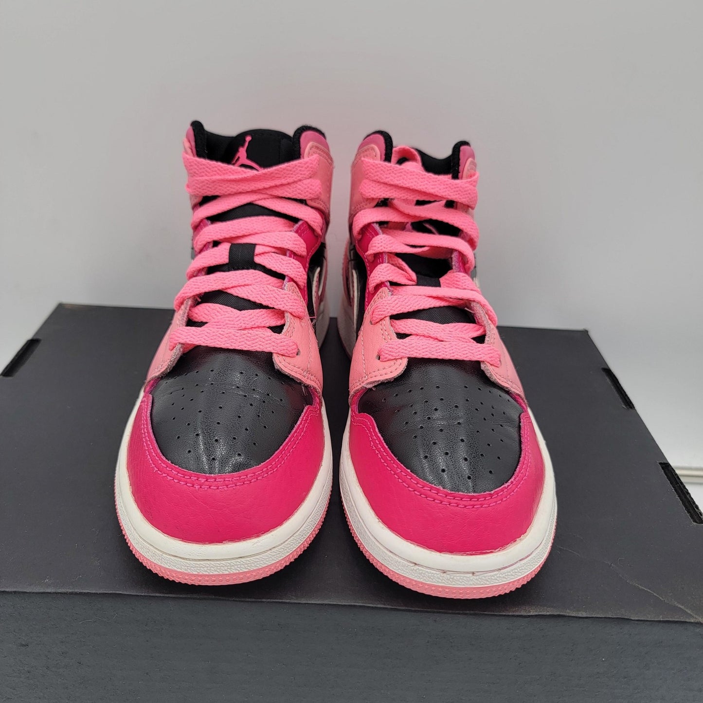 Air Jordan 1 Mid GS 'Coral Chalk' Youth Size 4.5Y Basketball 554725-662
