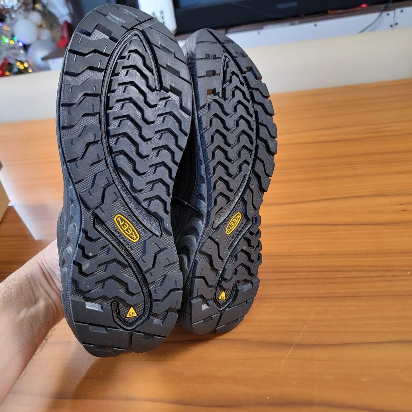 KEEN Wmns Utility Arvada Shift Sneakers Comp Toe Sz 7.54