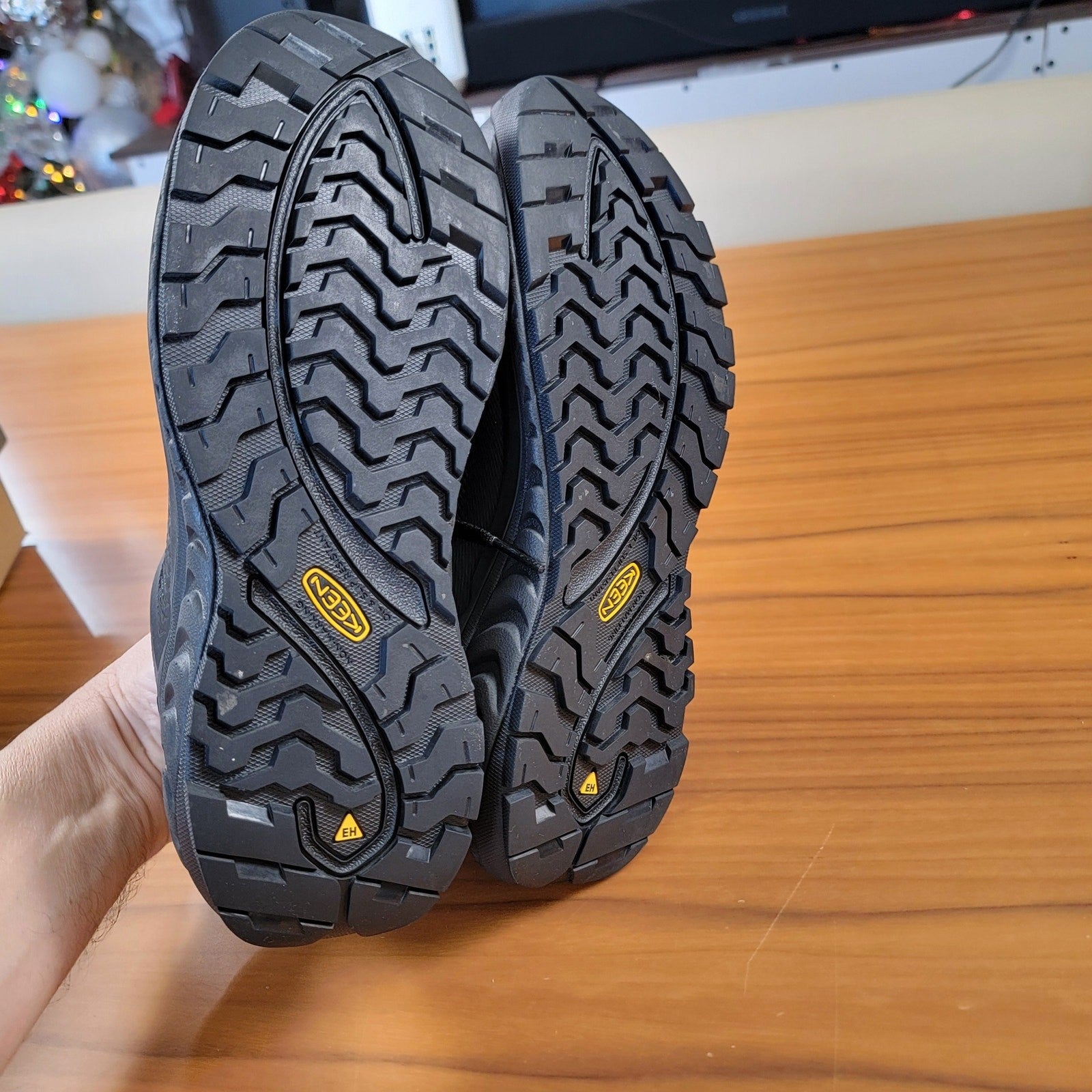 KEEN Wmns Utility Arvada Shift Sneakers Comp Toe Sz 7.54