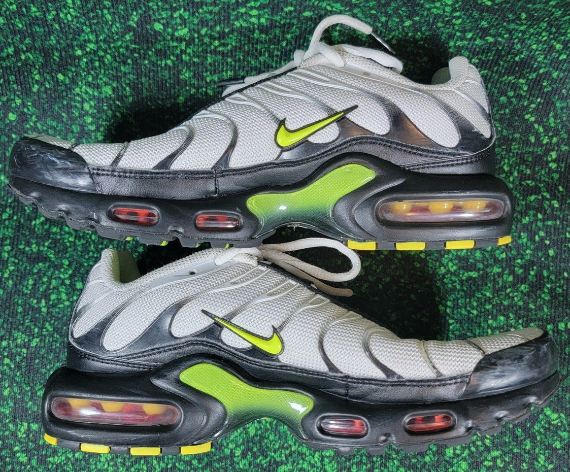 Nike Air Max Plus 'Black Volt' Size 7 AJ2013 1002