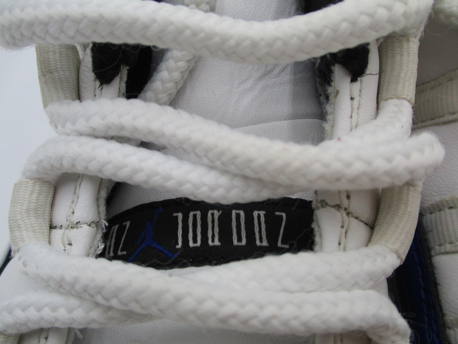Air Jordan 11 Retro Low Shoes Womens Size 7 White Blue Sneakers AH7860-1003
