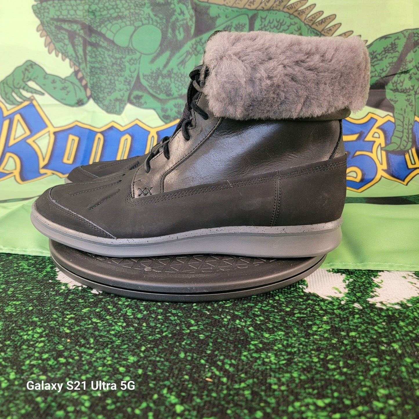 UGG Mens Roskoe waterproof Leather Boots 1012204  Black size 11.51
