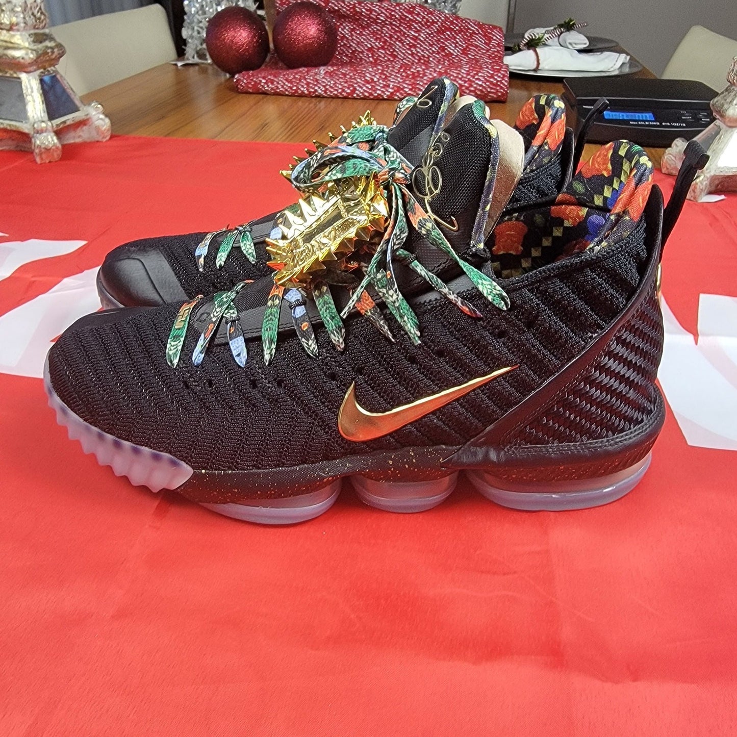 Nike LeBron 16 KC Watch The Throne Sz 11 Black/Metallic Gold-RoseFrost CI15180011