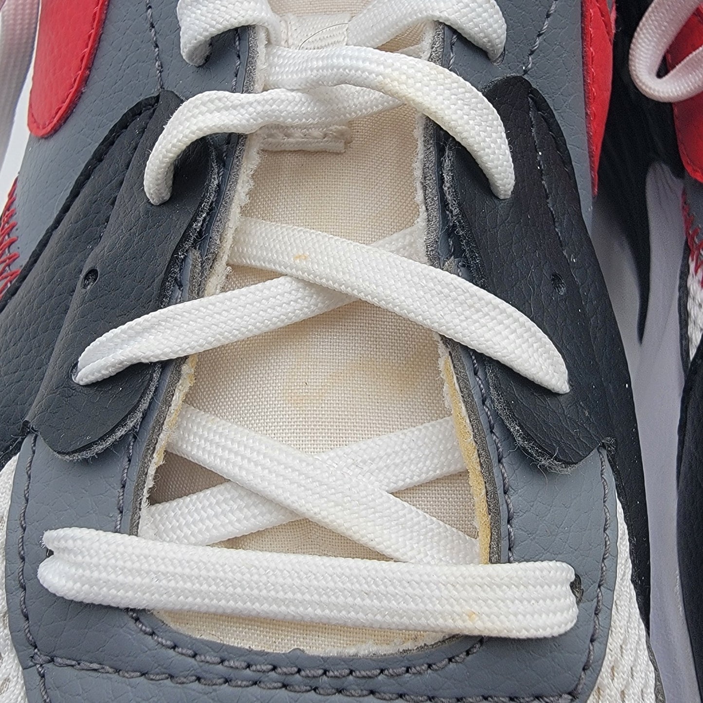 Nike Air Max Excee White Black Red CZ9204100 Men’s Size 11 Preowned
