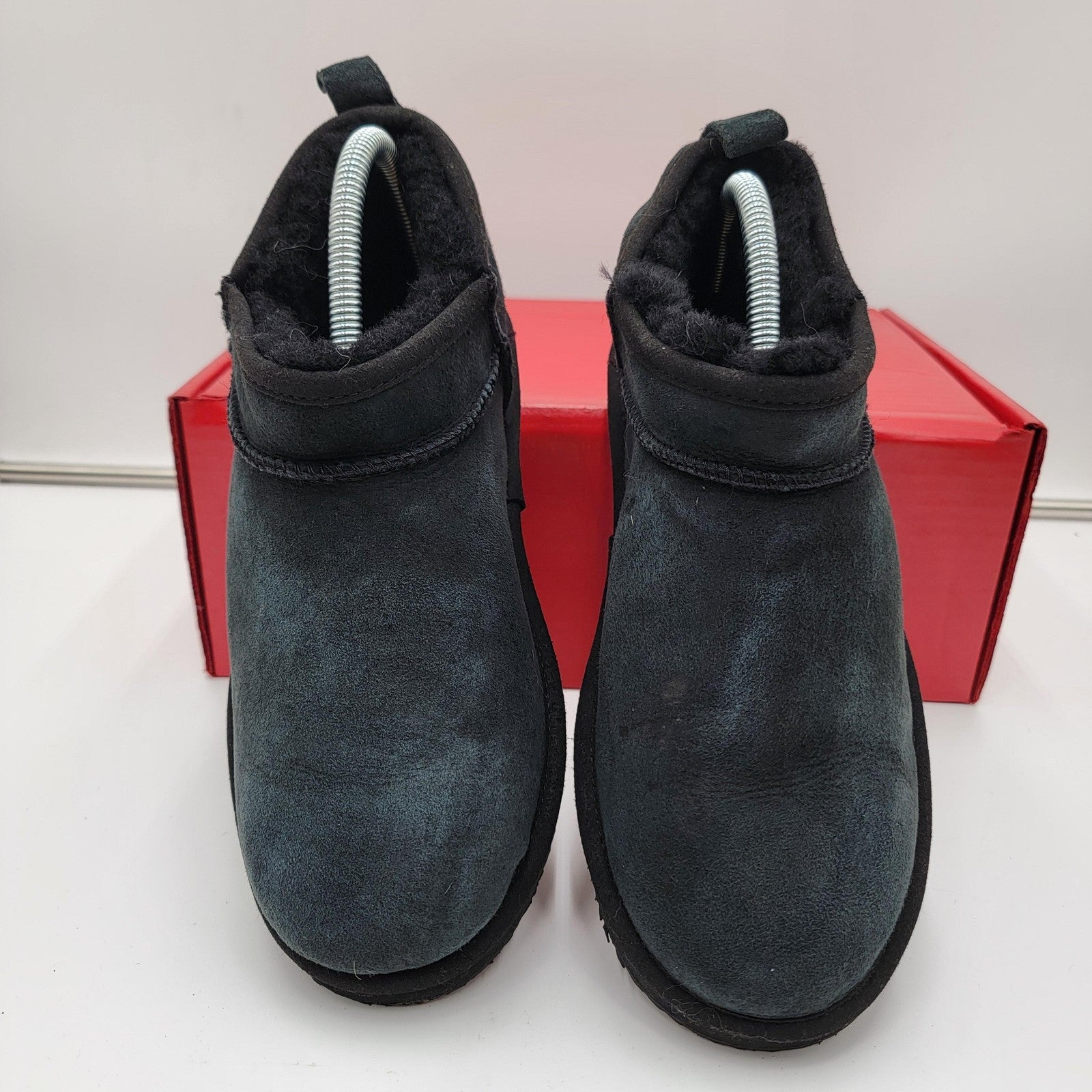 LL Bean Womens Size 7 Black Suede Shearling Slip On Moccasin Slippers Cozy