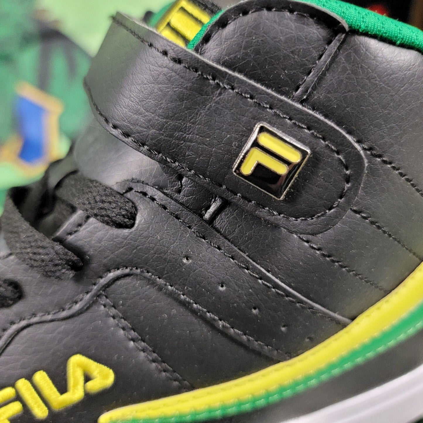 FILA Vulc 13 Black/Green/Yellow/Red Mens Sz 9.5 4