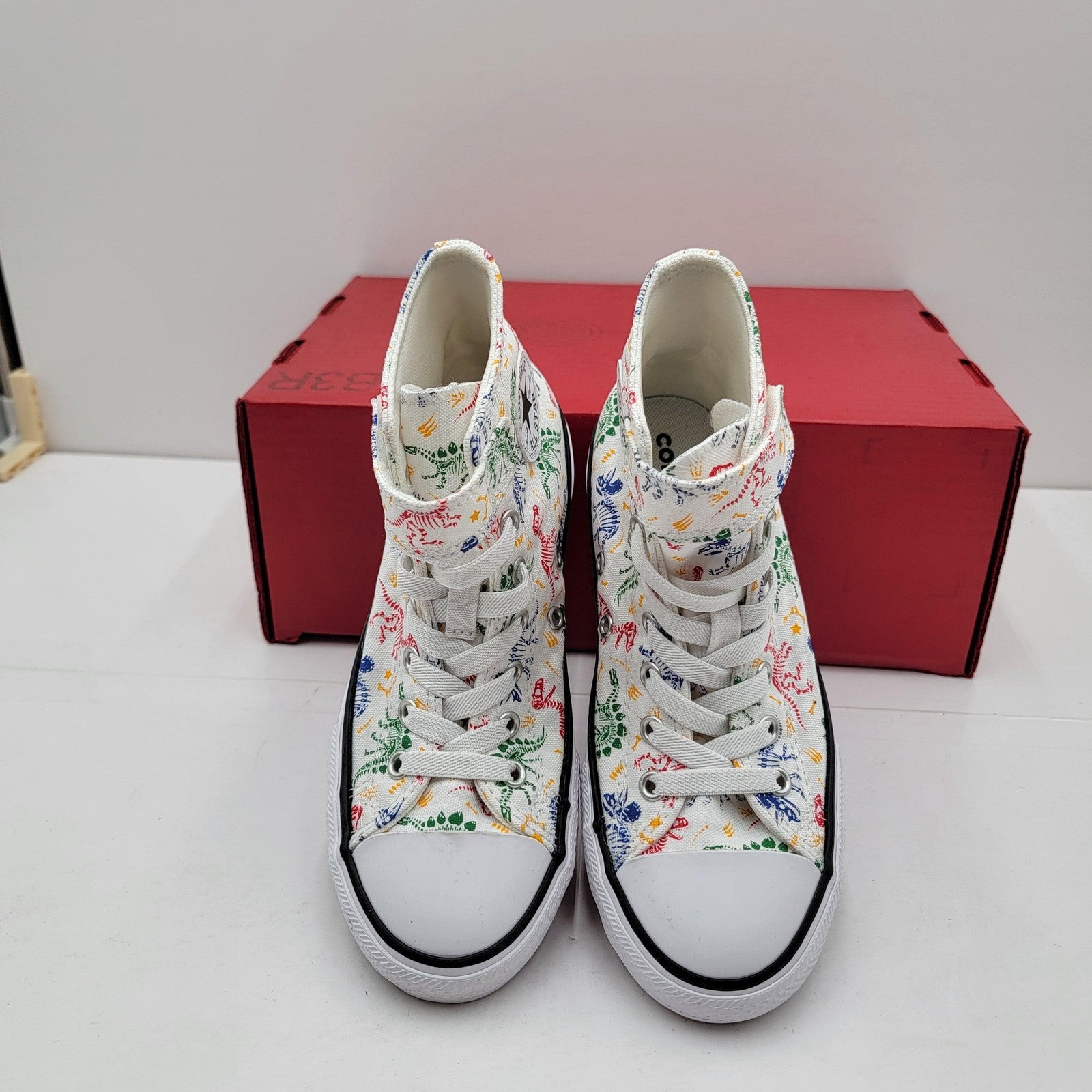 Converse Chuck Taylor All Star Shoes Youth Size 2.5 White Dinosaur Print A04767F4