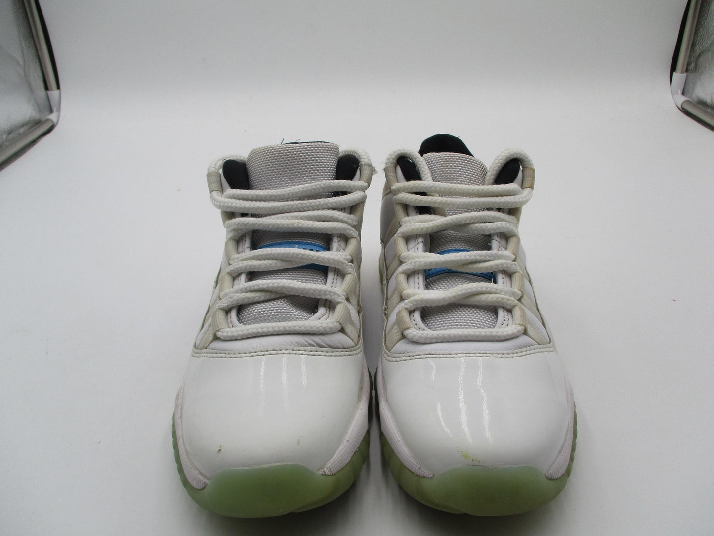 Air Jordan 11 Retro Low Shoes Youth Size 5.5Y White Legend Blue 528896-1171