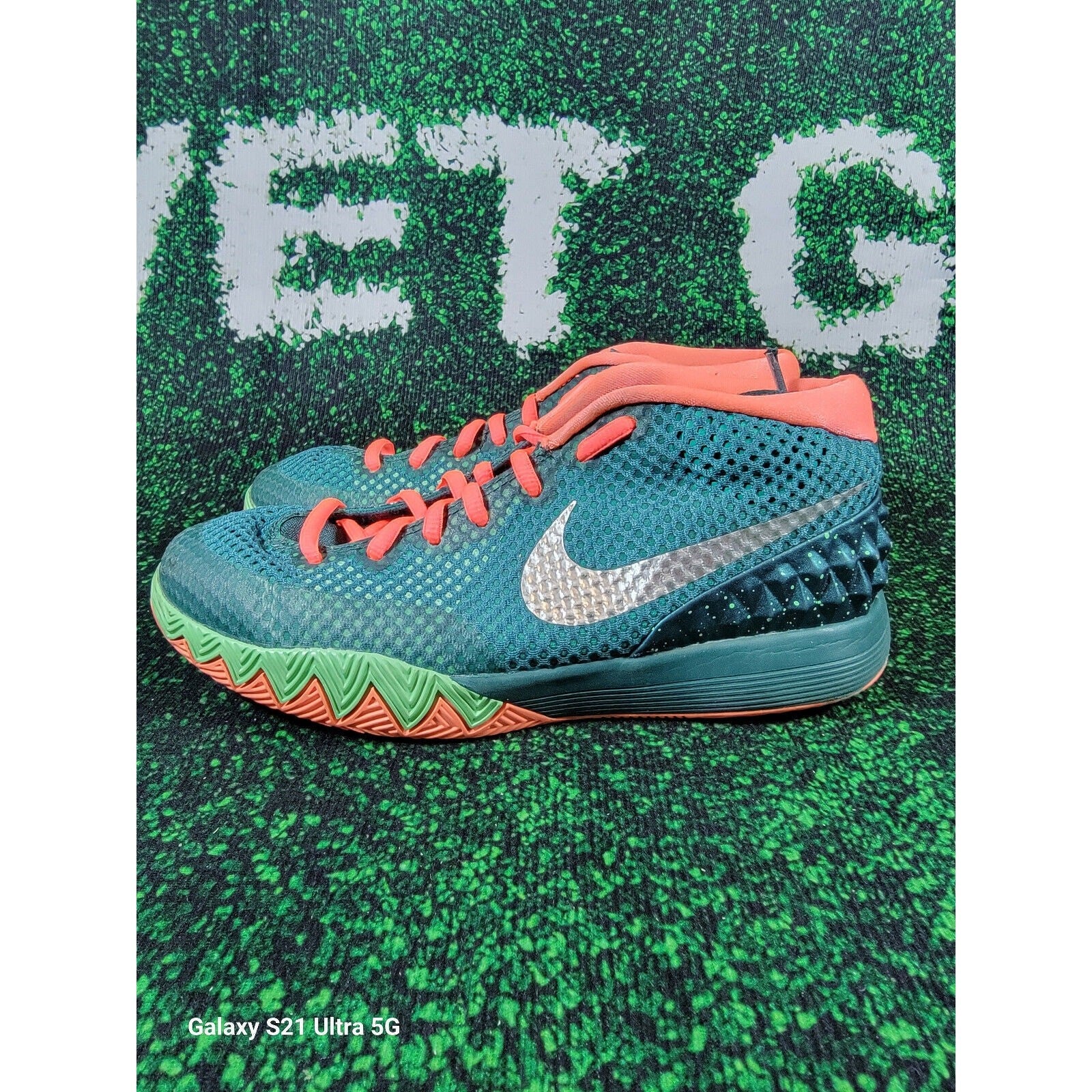 Nike Kyrie Irving 1 Venus FlyTrap Shoes  6Y Youth Boys 3 Green 7172193132