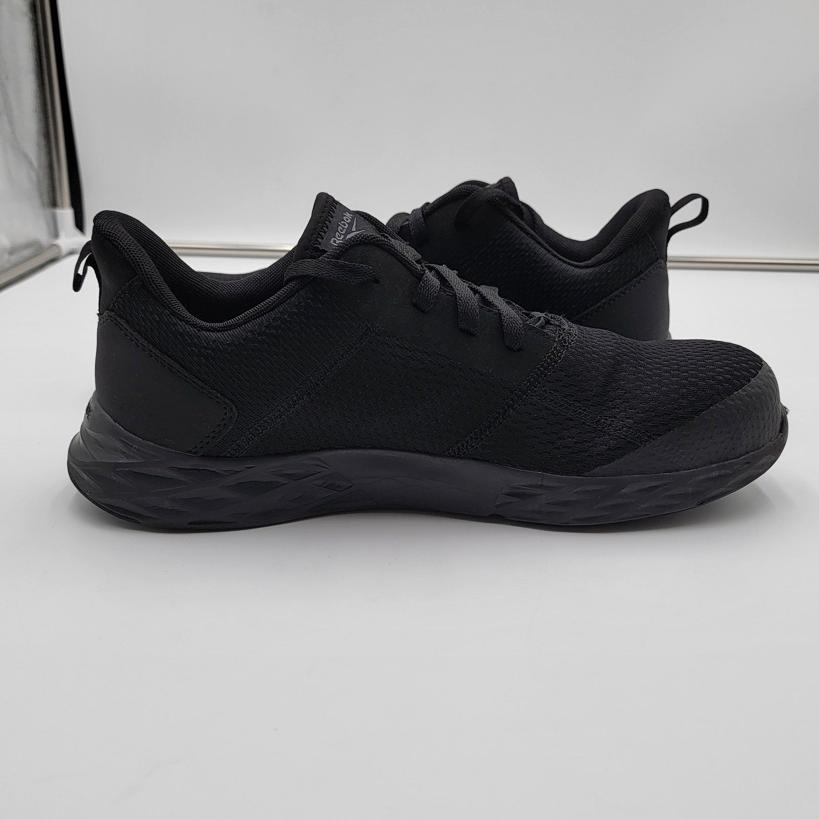 Reebok Astrostride Strike Black Athletic Work Shoe Mens Sz 10.5M RB46721