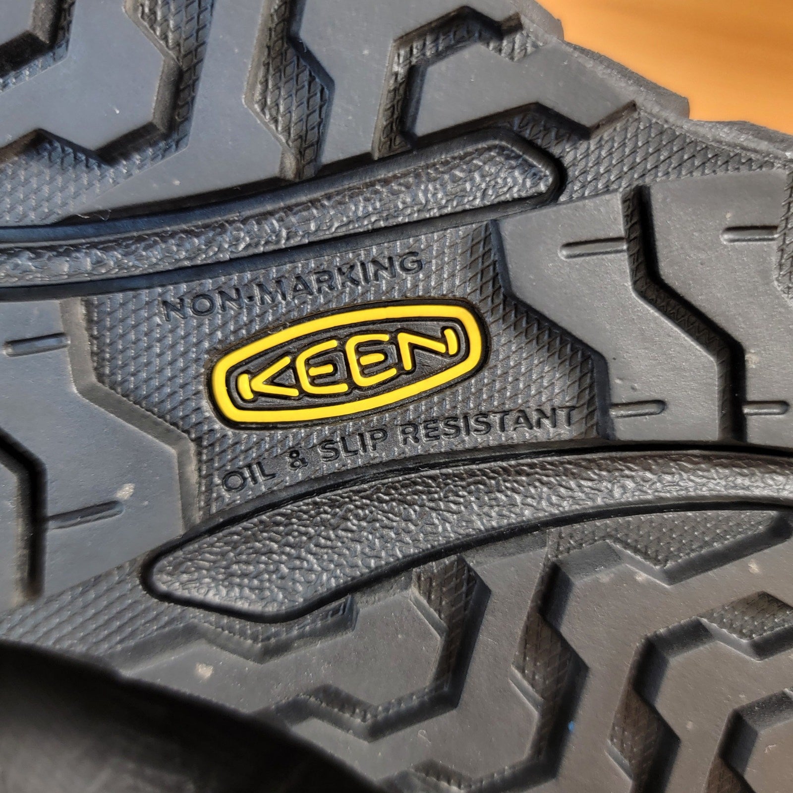 KEEN Wmns Utility Arvada Shift Sneakers Comp Toe Sz 7.58