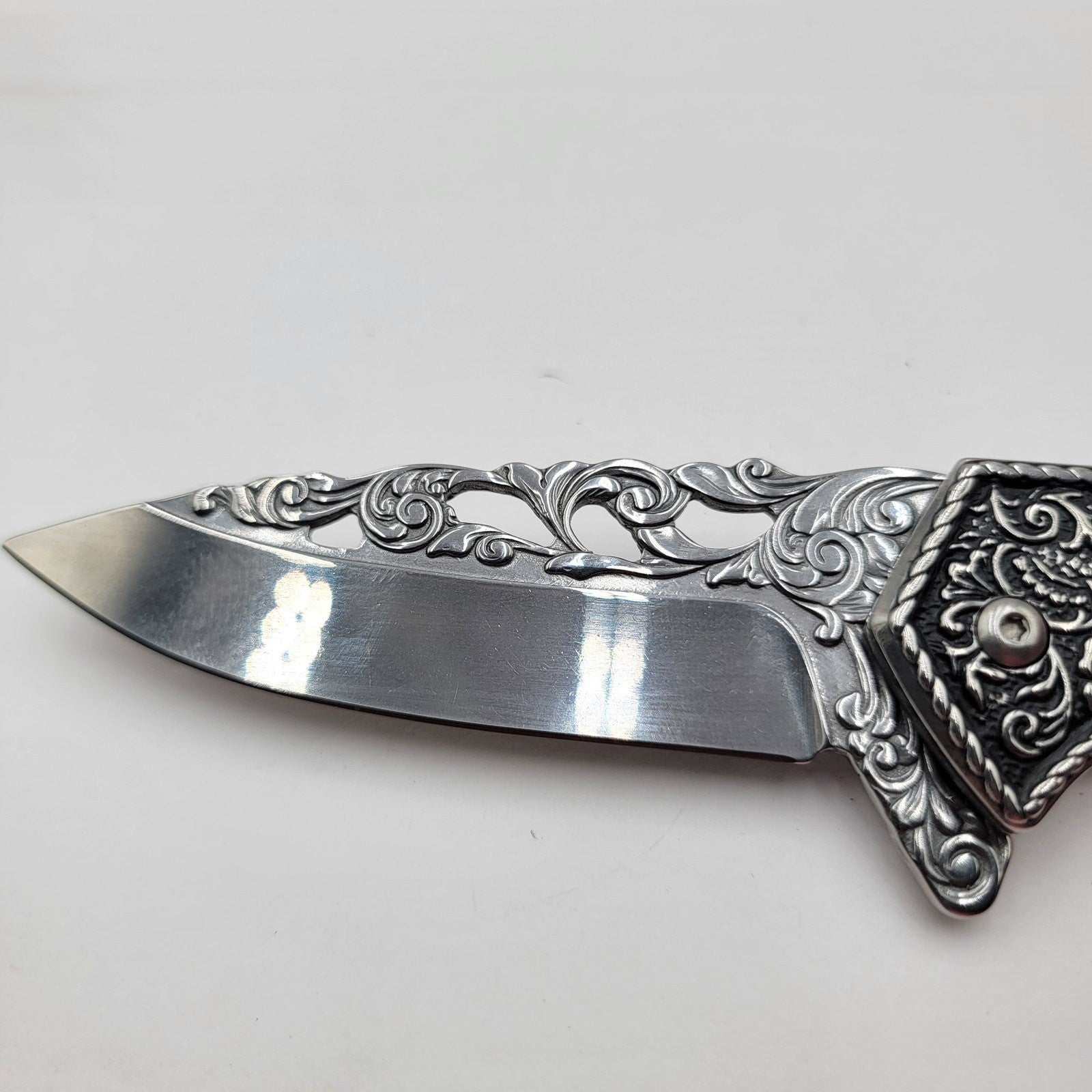 Hunting Ducks 4.5" Ivory Drop Point Collectible Folding Knife4