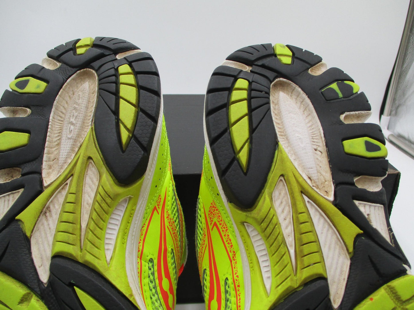Saucony Cohesion 9 Shoes Womens Size 10 Neon Green Pink Running S1526226 (1G7)11
