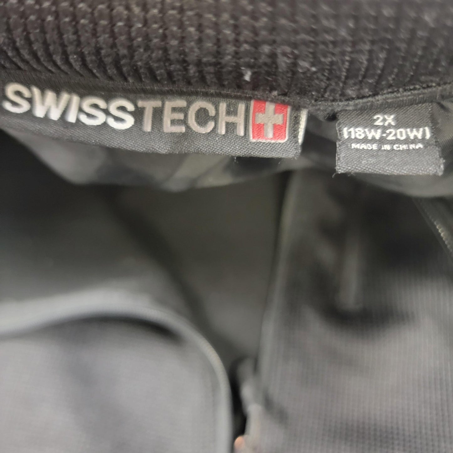 SwissTech Jacket Womens 2X Black Quilted Shoulder Full Zip Fleece Chest Pocket6