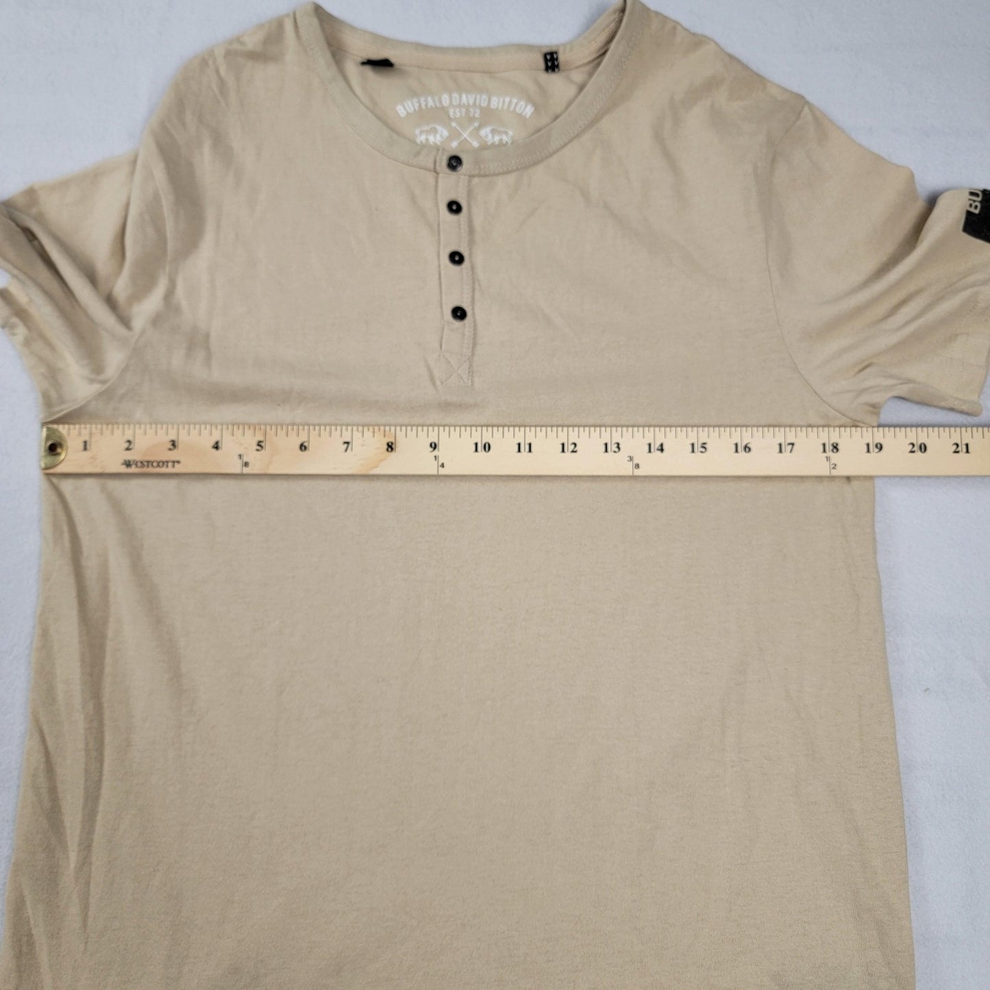 Buffalo David Bitton Shirt Mens Small Tan Henley Short Sleeve Patch