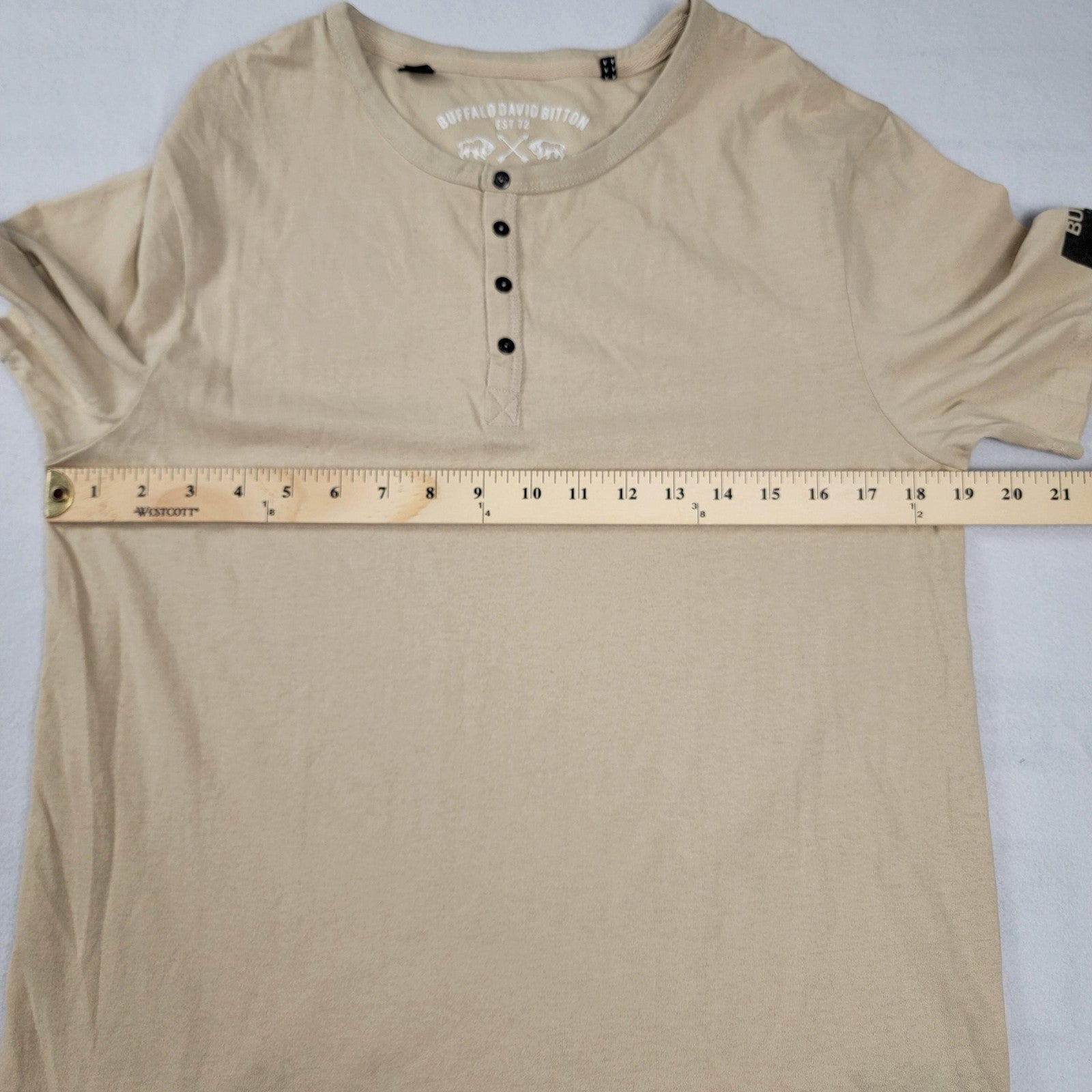 Buffalo David Bitton Shirt Mens Small Tan Henley Short Sleeve Patch