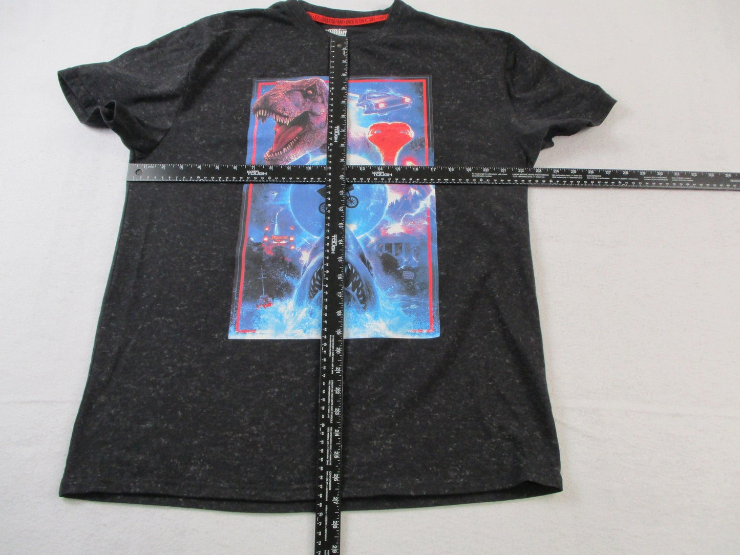 Universal Jaws ET Jurassic Park Back to Future Holographic Tee Mens XL Used 15645