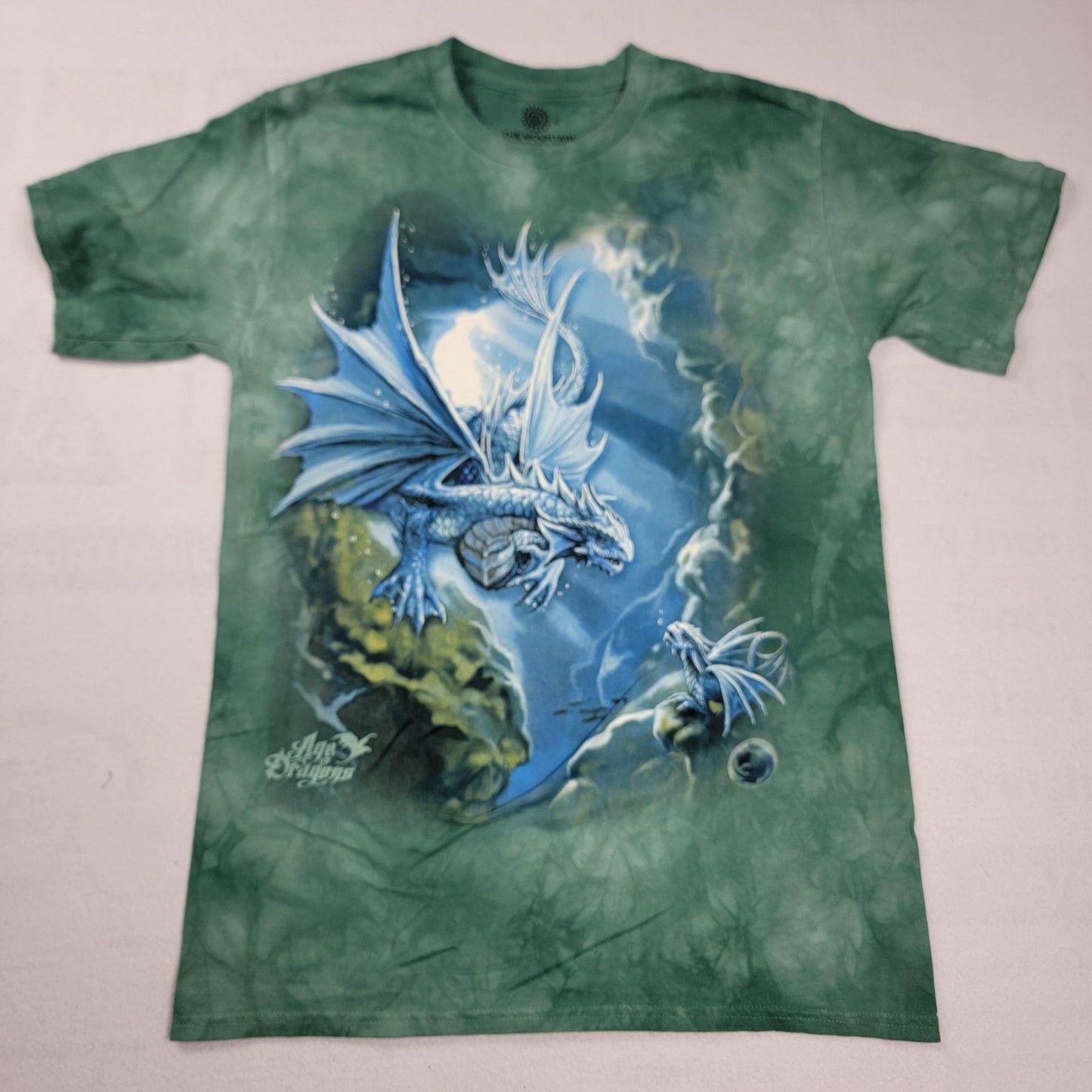 2 Pack The Mountain T shirts Age of Dragons & Bigfoot Sz M