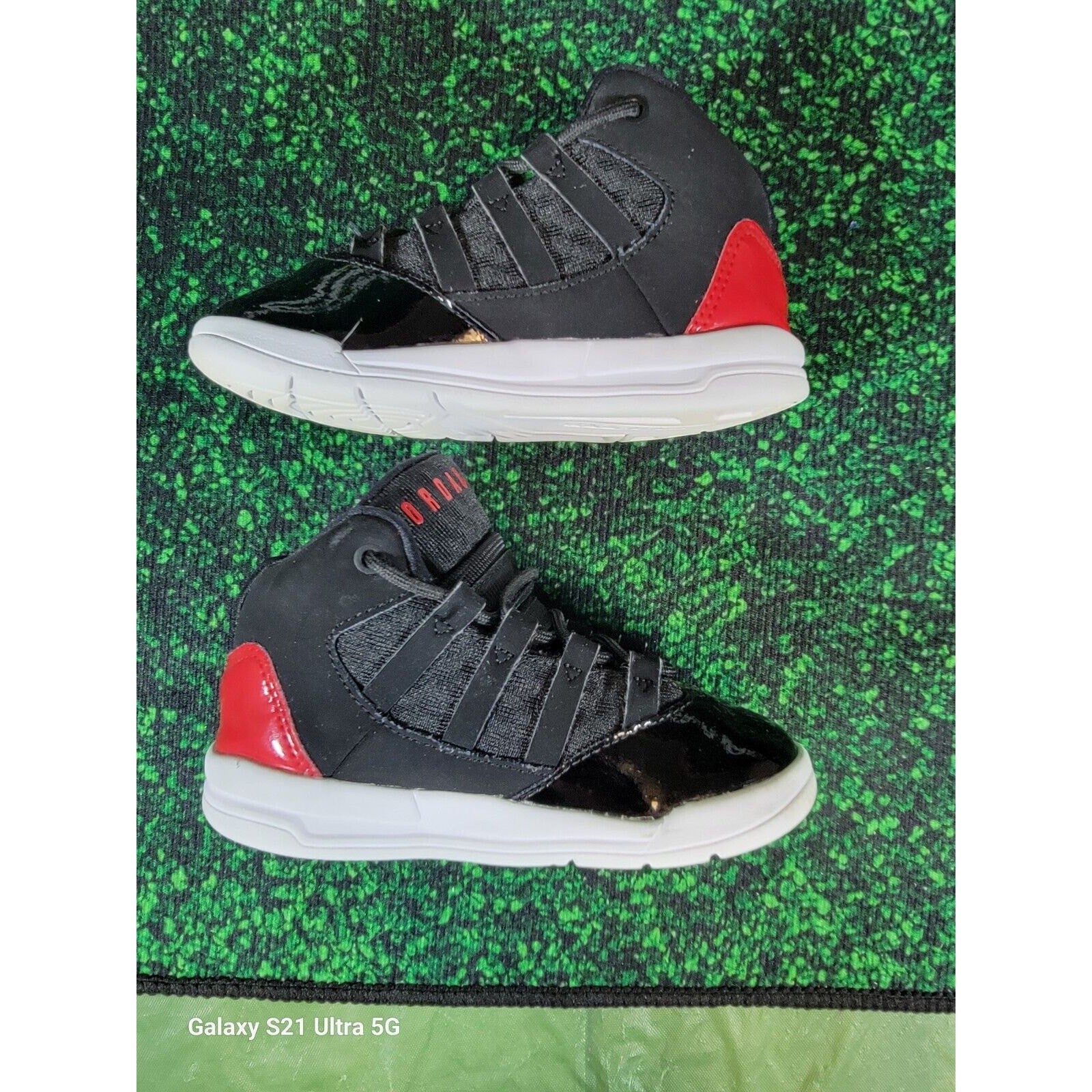 Nike Air Jordan Max Aura (TD) AQ9215006 Toddler Shoes Black & Red Sz 8C3