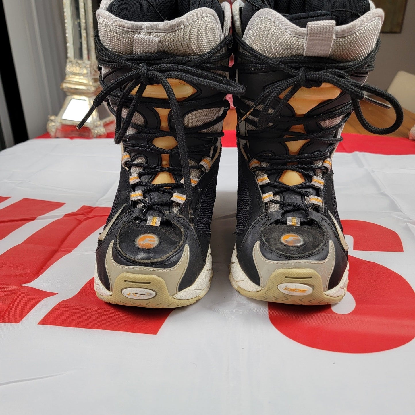 RIDE Snowboard Boots Women's Size US 7.5 3