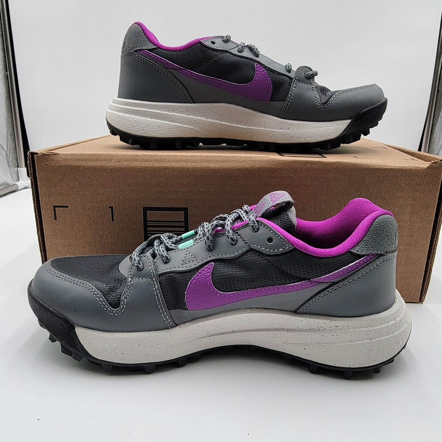 Nike ACG Lowcate Smoke Grey Vivid Purple  Size 5.5 DX2256 002
