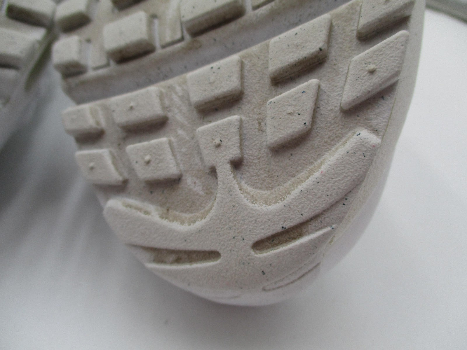 Nike Air Max 95 Shoes Youth Size 6.5Y Triple White Leather Sneakers CJ3906-10014