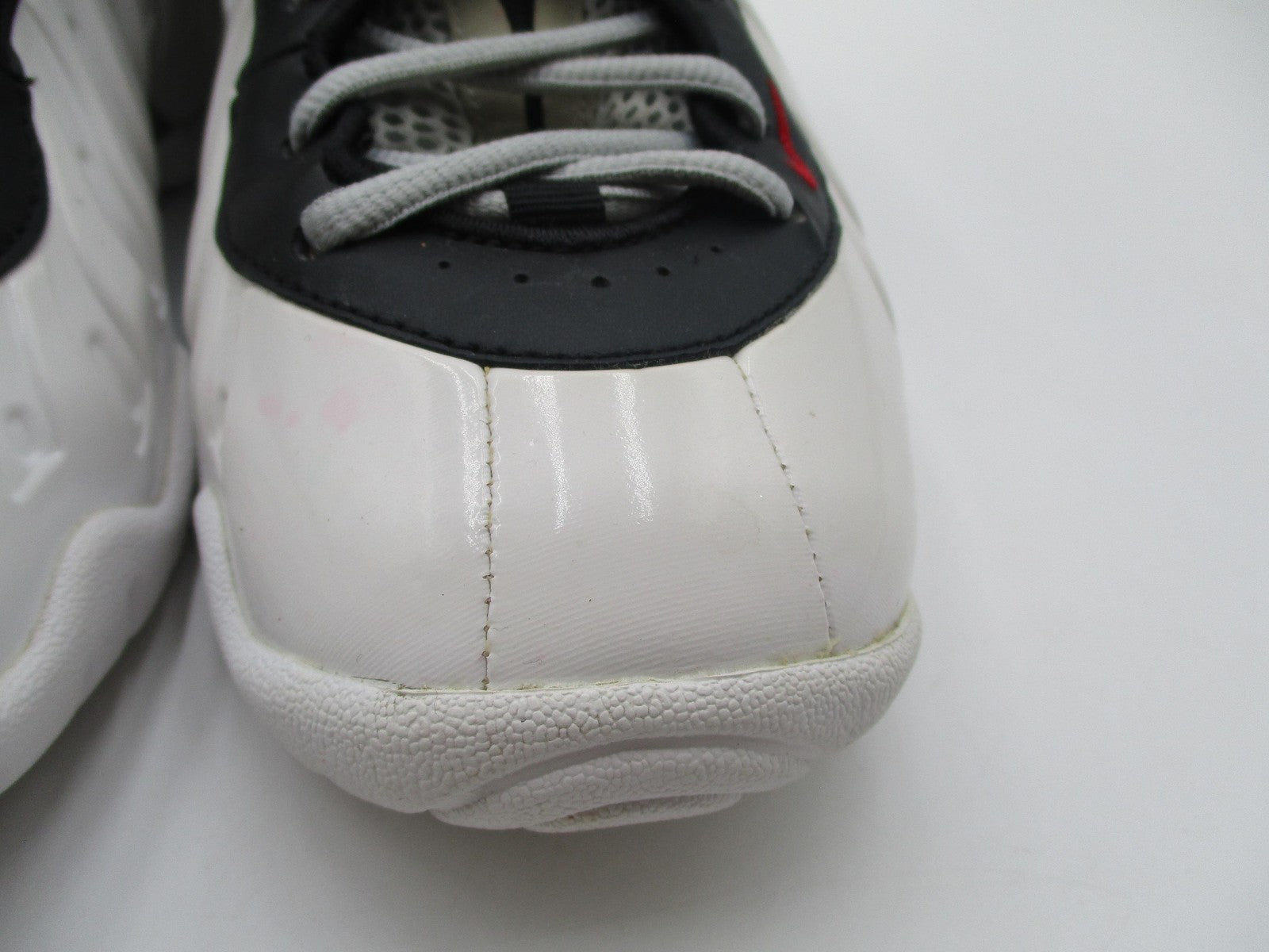 Nike Little Posite One Youth 6Y/5.5Y White Black Foamposite 644792-103 Mismatch4