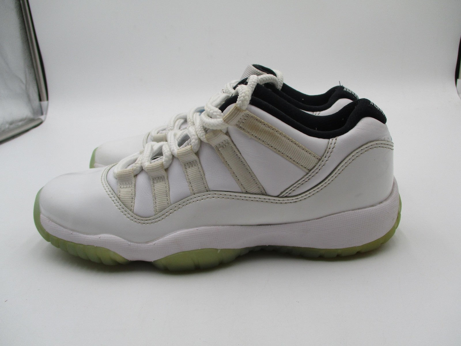 Air Jordan 11 Retro Low Shoes Youth Size 5.5Y White Legend Blue 528896-1174