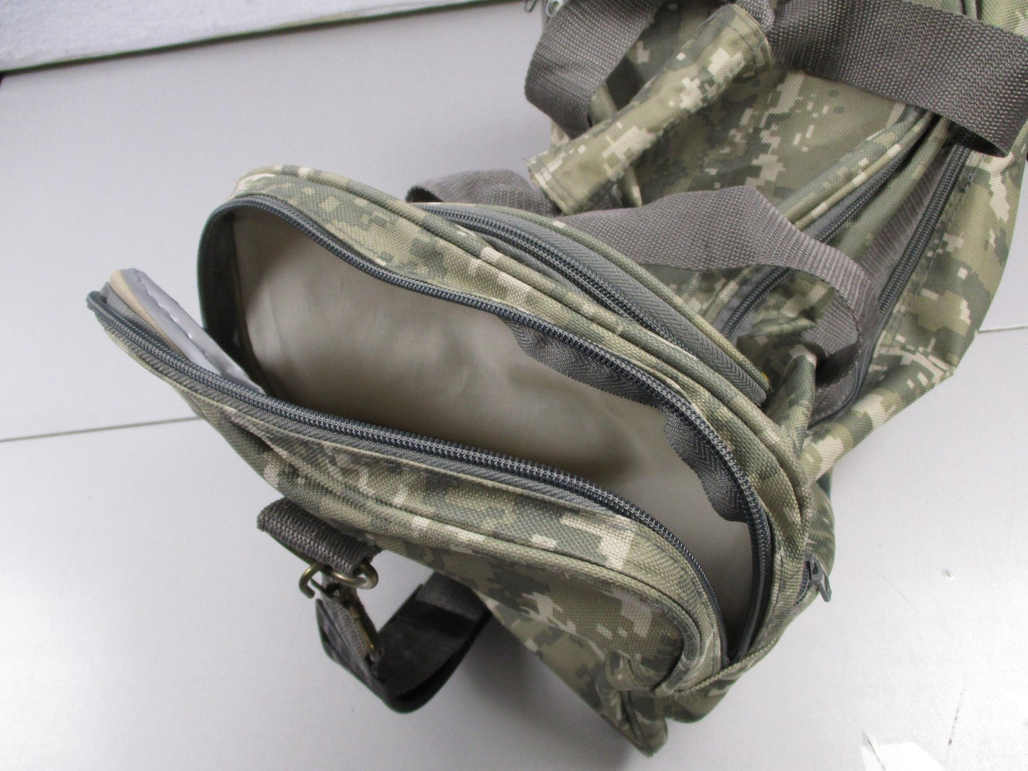 NRA Green Camouflage 20" Duffle Bag Polyester Travel Gym Gear Soft Case Mens4