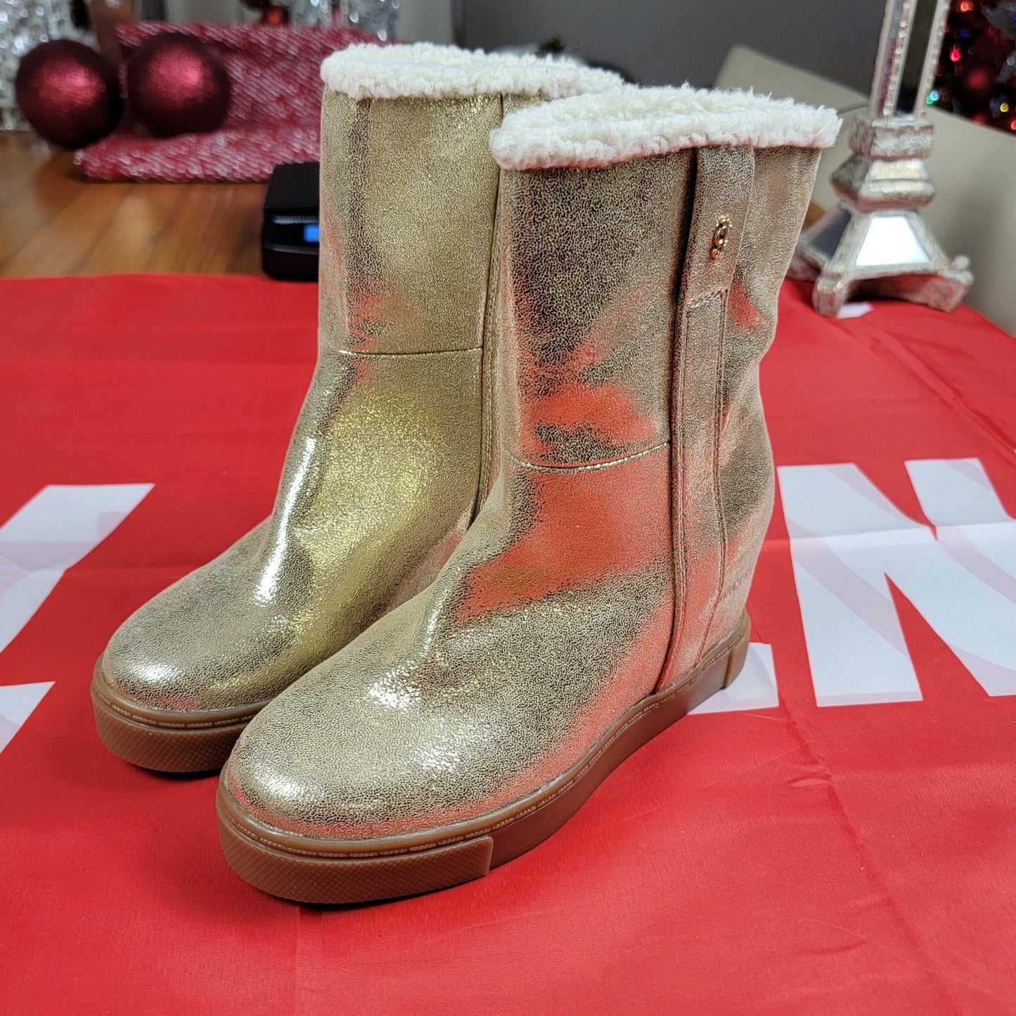 Juicy Couture Linn Boots Dusty Gold (Sz 6B)0