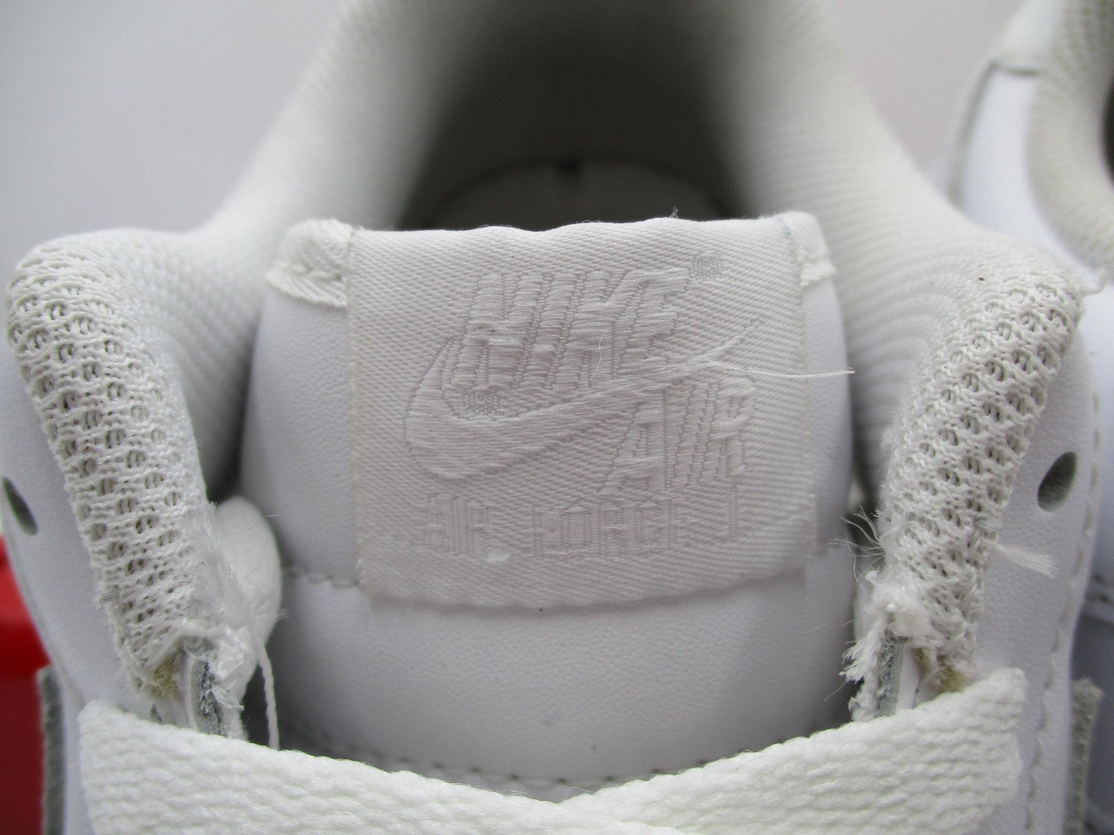 Nike Air Force 1 '07 Mens Size 9.5 White Leather AF1 Sneakers CW2288111 1D56