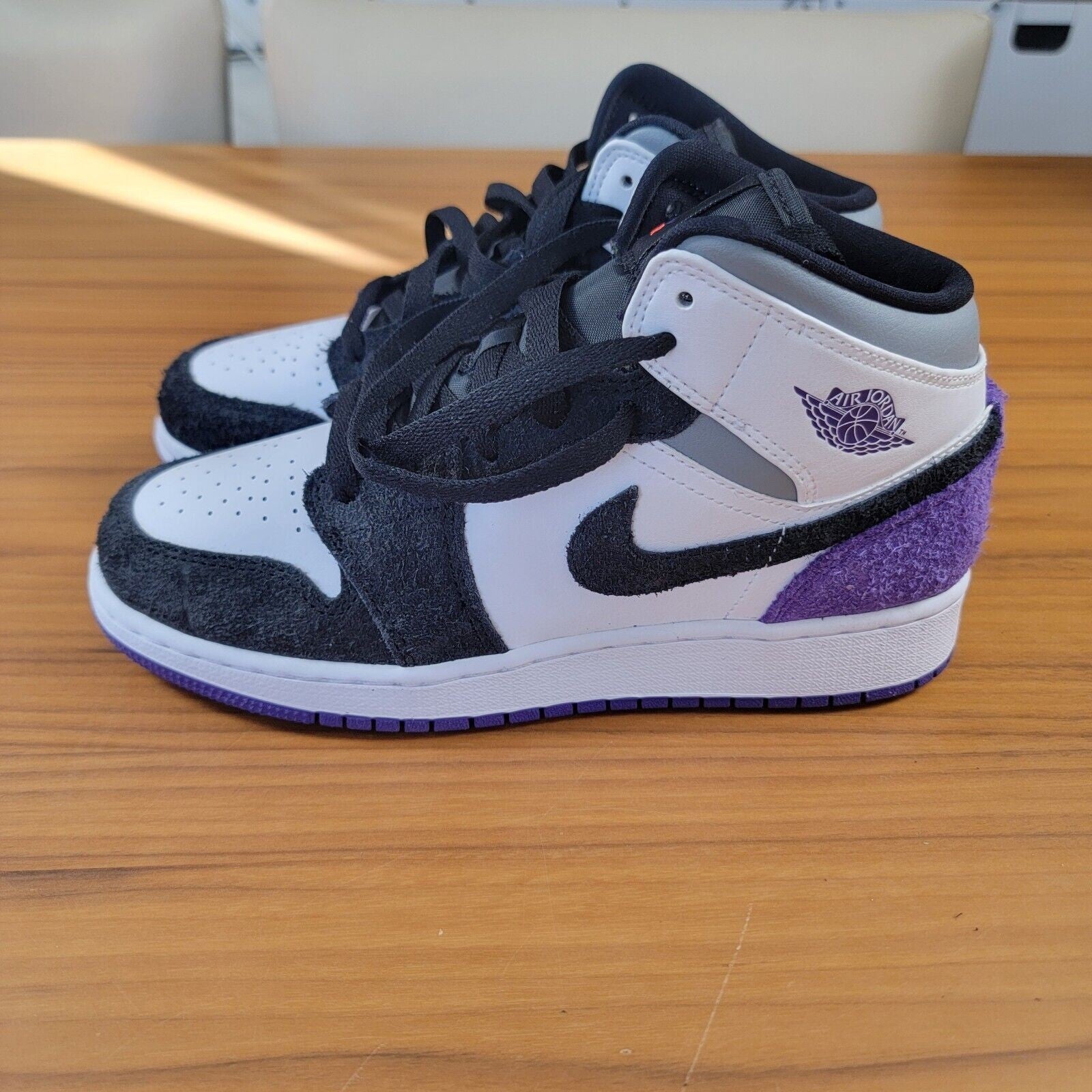 Air Jordan 1 Mid SE GS 'Varsity Purple' Sz 6Y BQ69311051