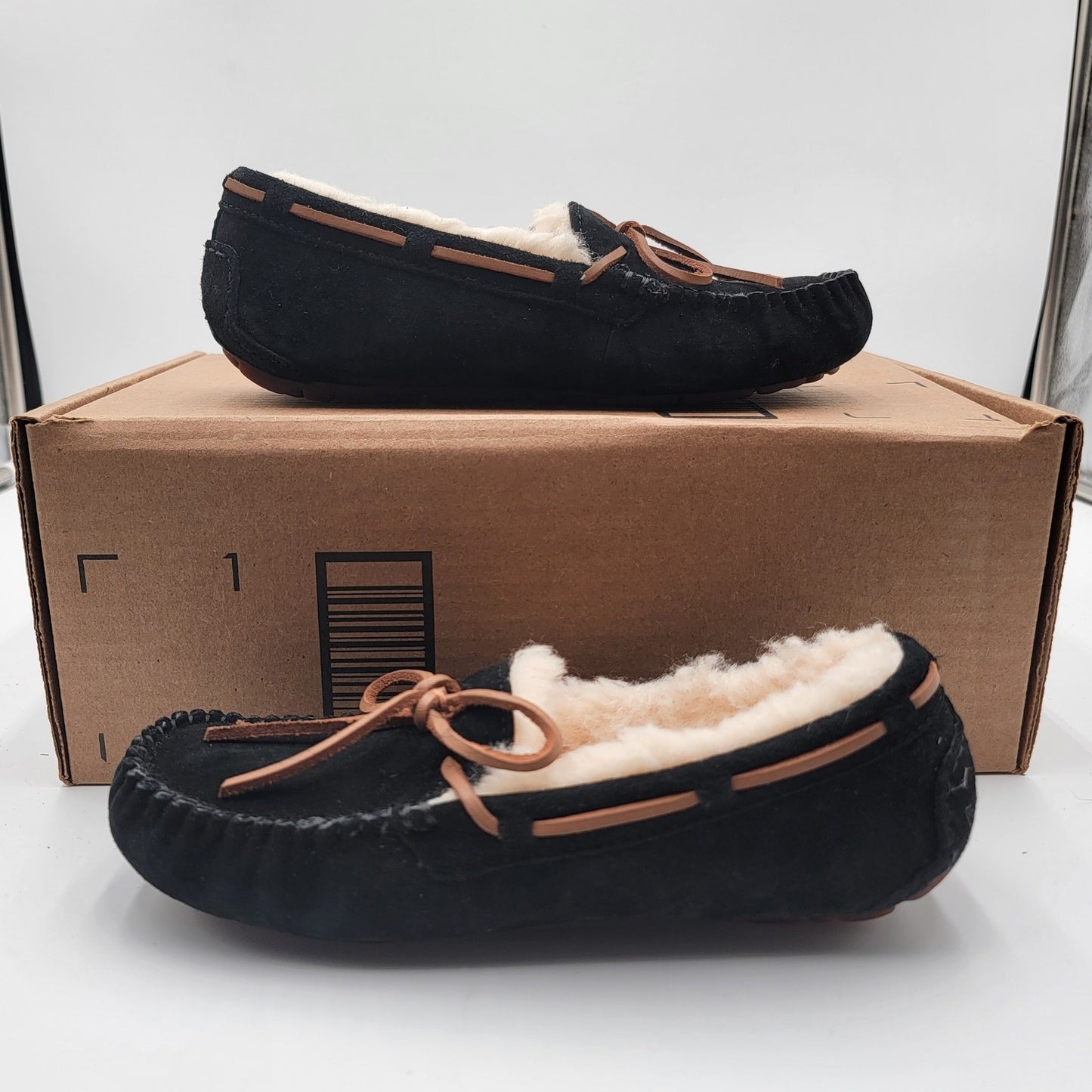 UGG Dakota Black Slipper, Women's Size 5, Wool Lined