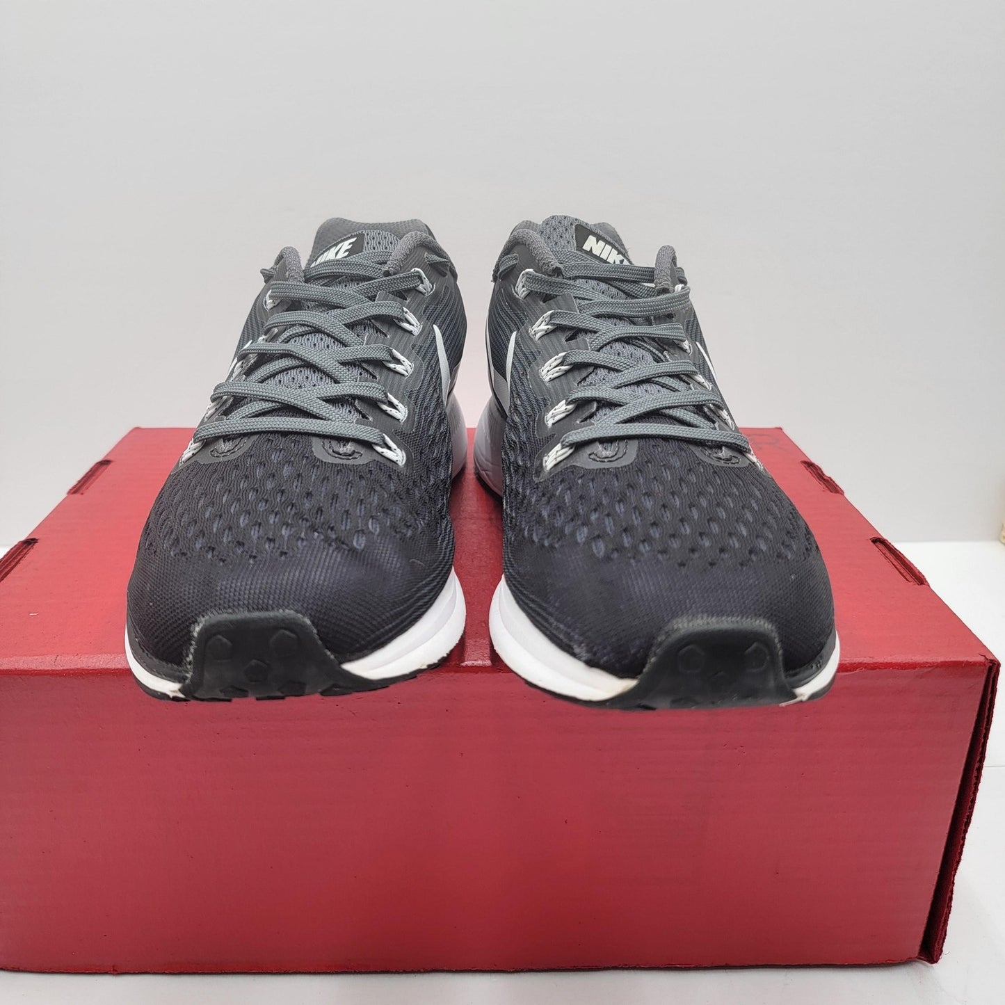 Nike Zoom Pegasus 33 Mens Size 9.5 Black White Running Athletic 887017001