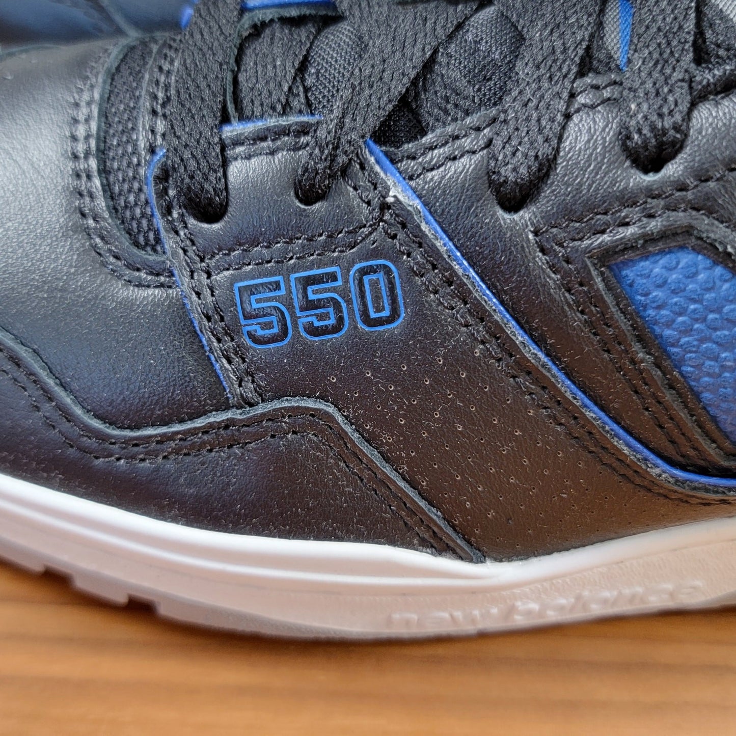 New Balance 550 'Black Blue Groove' Mens Sz 10 BB550PLB6