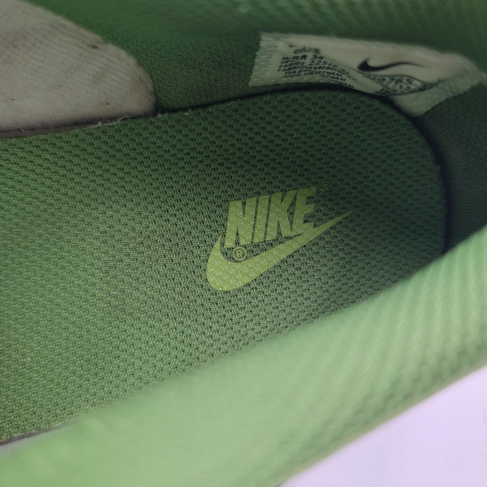 Nike Dunk Low Retro Mens Size 3.5Y Green White DH9765301 Low Top Sneakers
